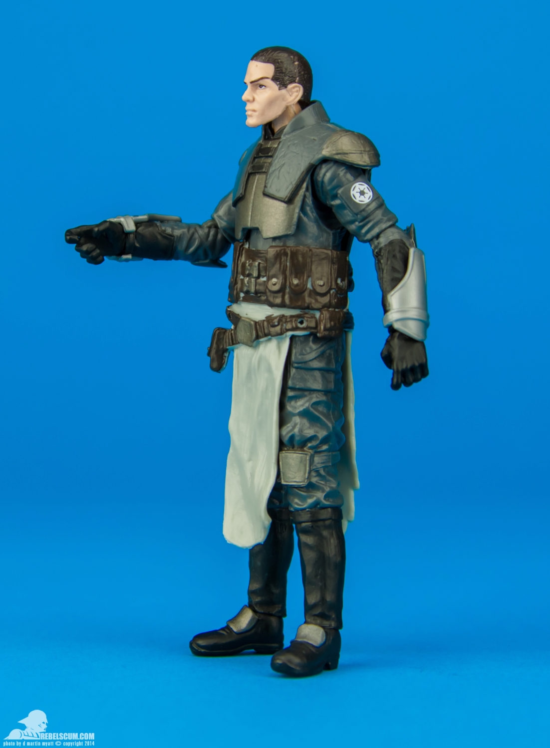 The-Black-Series-Blue-05-Starkiller-Galen-Marek-A5077-A9108-011.jpg