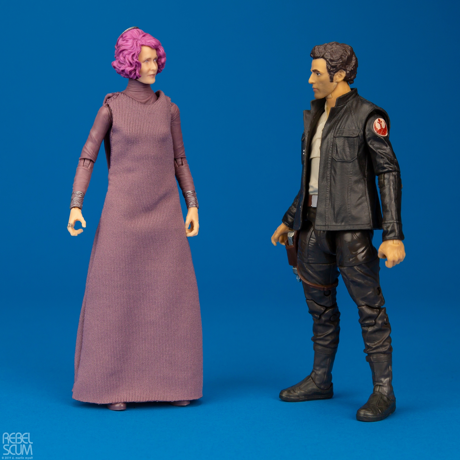 Vice-Admiral-Holdo-80-The-Black-Series-Hasbro-006.jpg