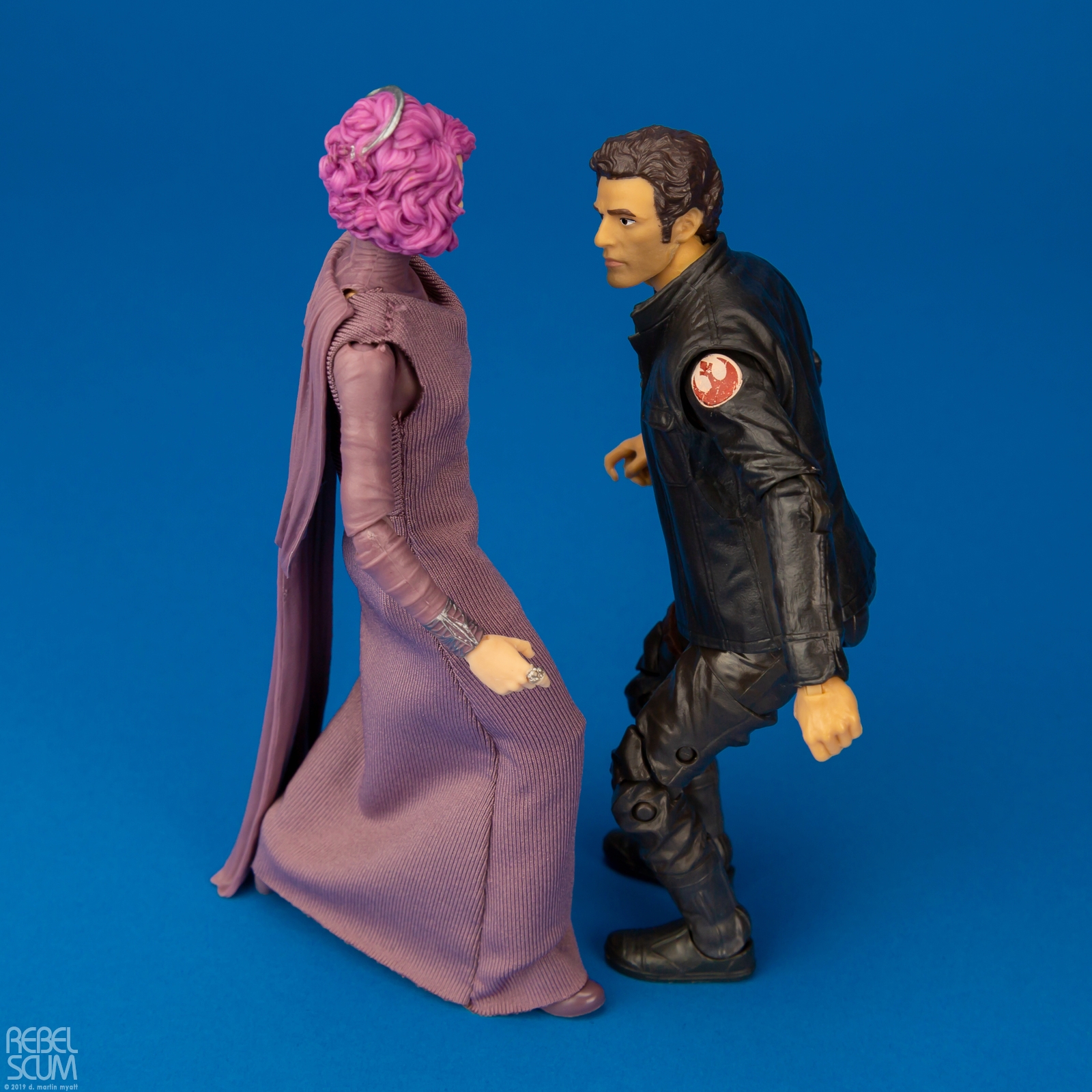 Vice-Admiral-Holdo-80-The-Black-Series-Hasbro-008.jpg