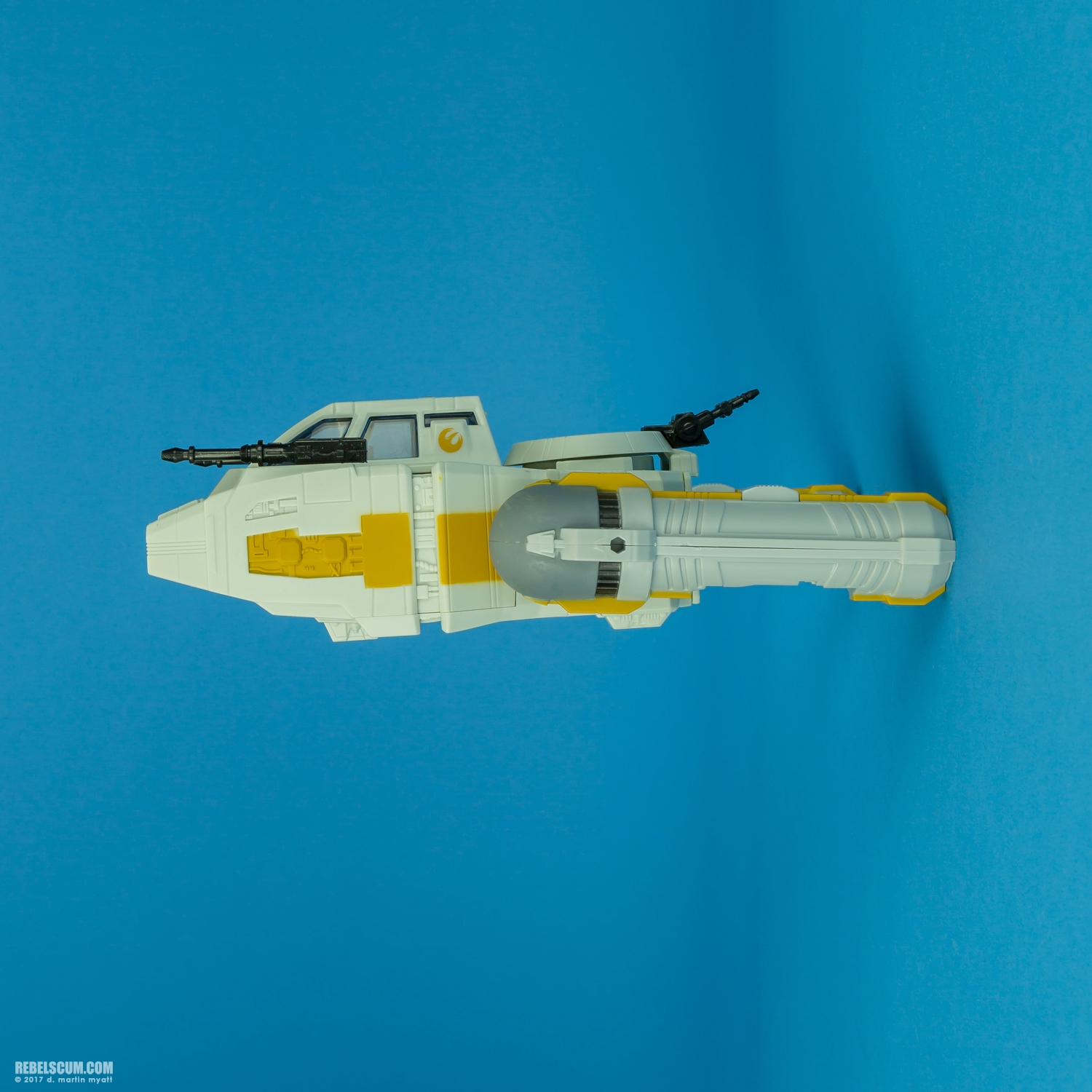 Y-Wing-Scout-Bomber-The-Force-Awakens-B3677-B3675-004.jpg