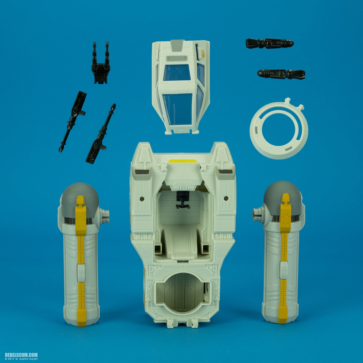 Y-Wing-Scout-Bomber-The-Force-Awakens-B3677-B3675-009.jpg