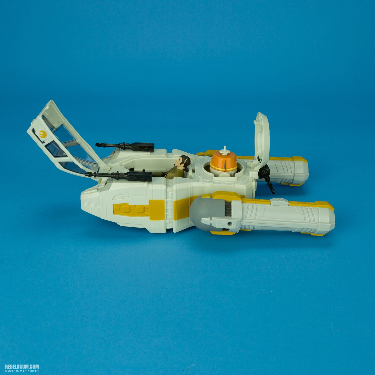 Y-Wing-Scout-Bomber-The-Force-Awakens-B3677-B3675-012.jpg