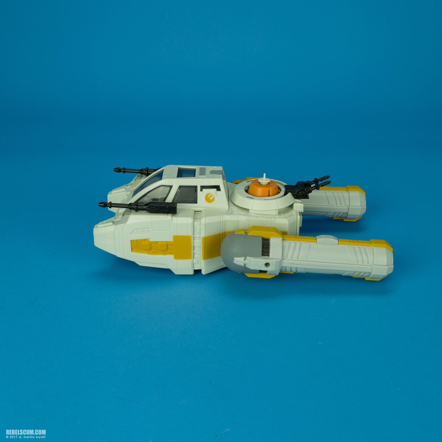 Y-Wing-Scout-Bomber-The-Force-Awakens-B3677-B3675-013.jpg