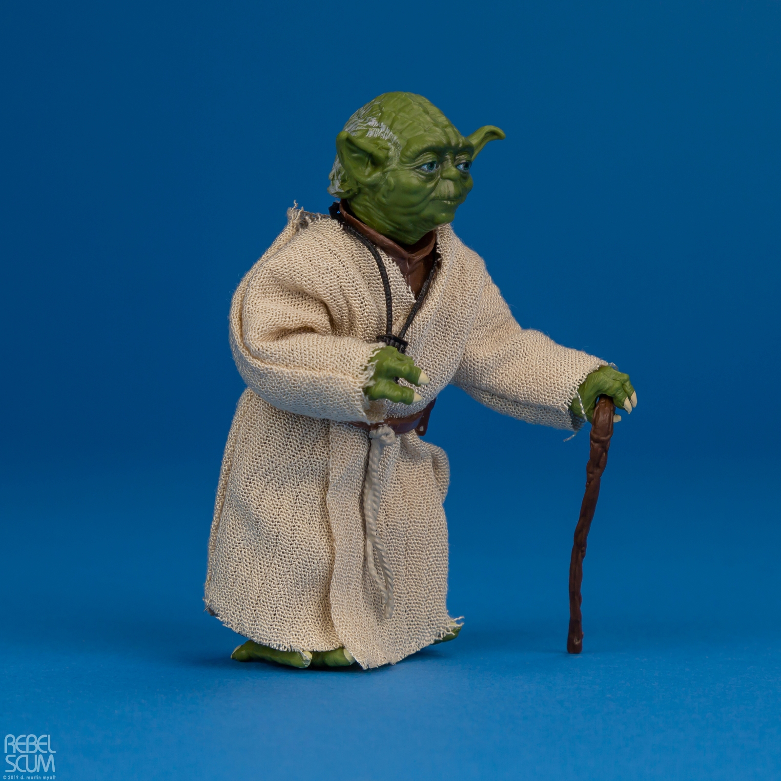 Yoda-The-Black-Series-Archive-E4043-E3253-002.jpg