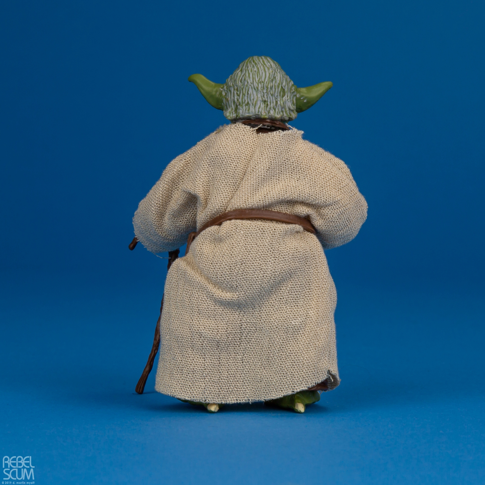 Yoda-The-Black-Series-Archive-E4043-E3253-004.jpg