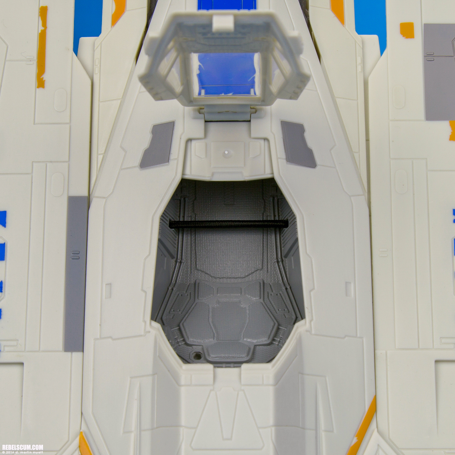 Rebel-U-Wing-Fighter-Rogue-One-Star-Wars-Hasbro-016.jpg