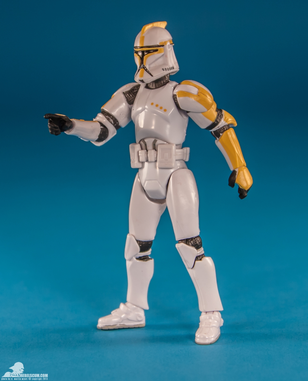 hasbro-star-wars-saga-legends-tru-exclusive-battle-of-geonosis-jedi-knights-Ponds-043.jpg