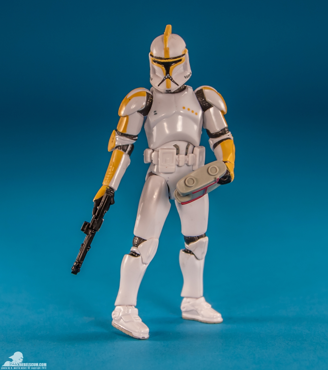 hasbro-star-wars-saga-legends-tru-exclusive-battle-of-geonosis-jedi-knights-Ponds-047.jpg