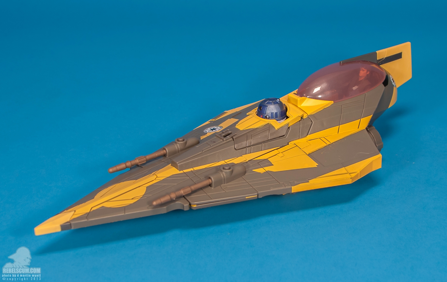 Anakin_Skywalker_Jedi_Starfighter_2012_Star_Wars_Hasbro-04.jpg