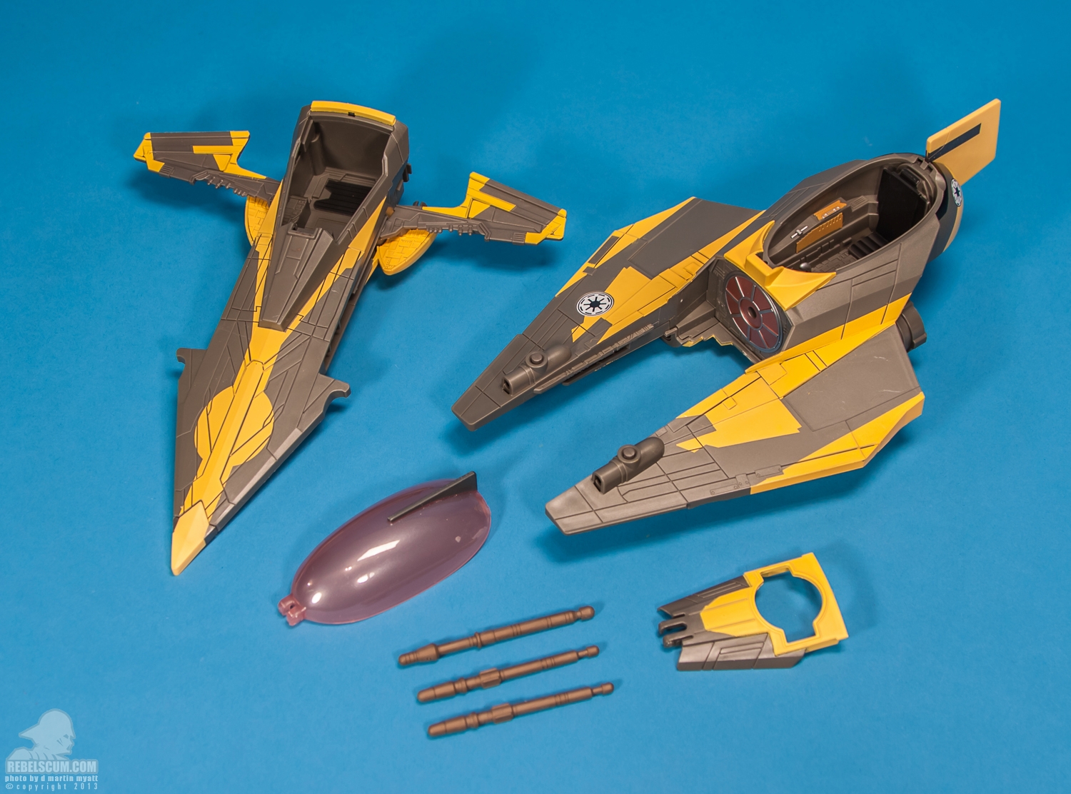 Anakin_Skywalker_Jedi_Starfighter_2012_Star_Wars_Hasbro-05.jpg