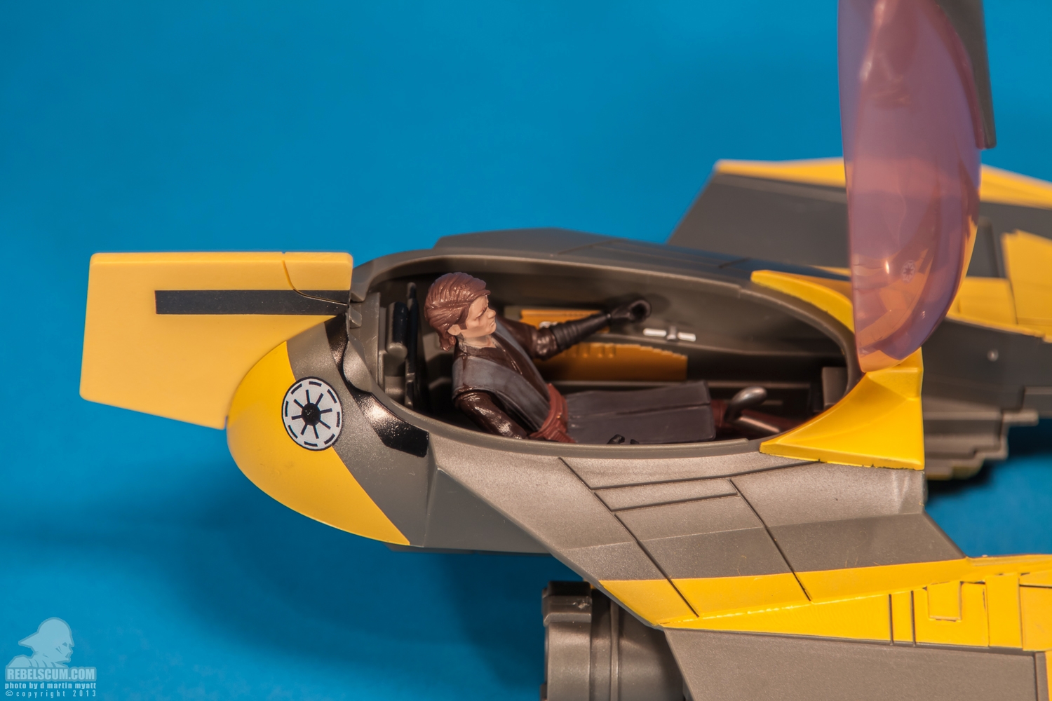 Anakin_Skywalker_Jedi_Starfighter_2012_Star_Wars_Hasbro-15.jpg