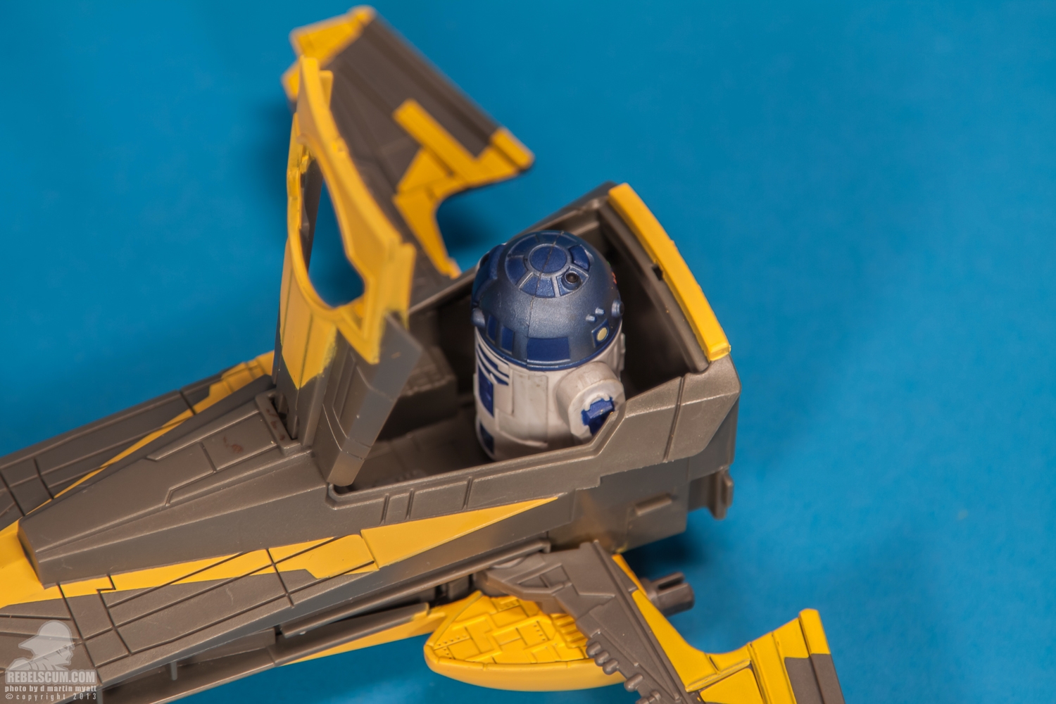 Anakin_Skywalker_Jedi_Starfighter_2012_Star_Wars_Hasbro-18.jpg