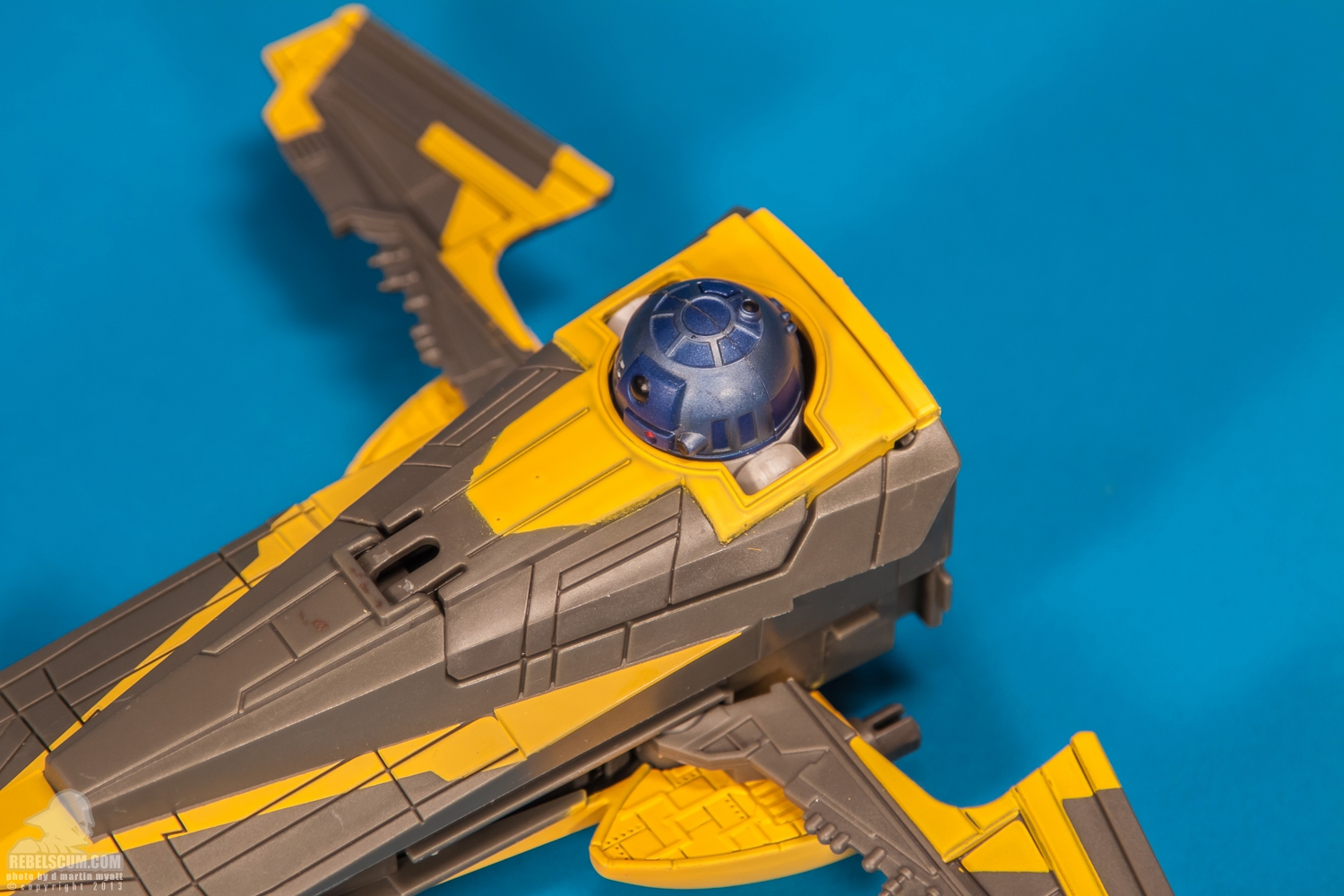 Anakin_Skywalker_Jedi_Starfighter_2012_Star_Wars_Hasbro-19.jpg