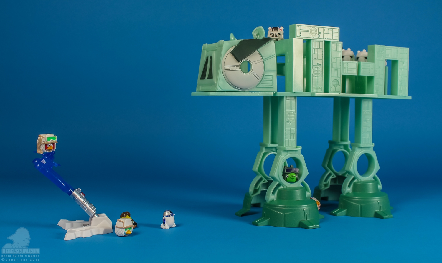 Angry_Birds_AT-AT_Attack_Hasbro-68.jpg