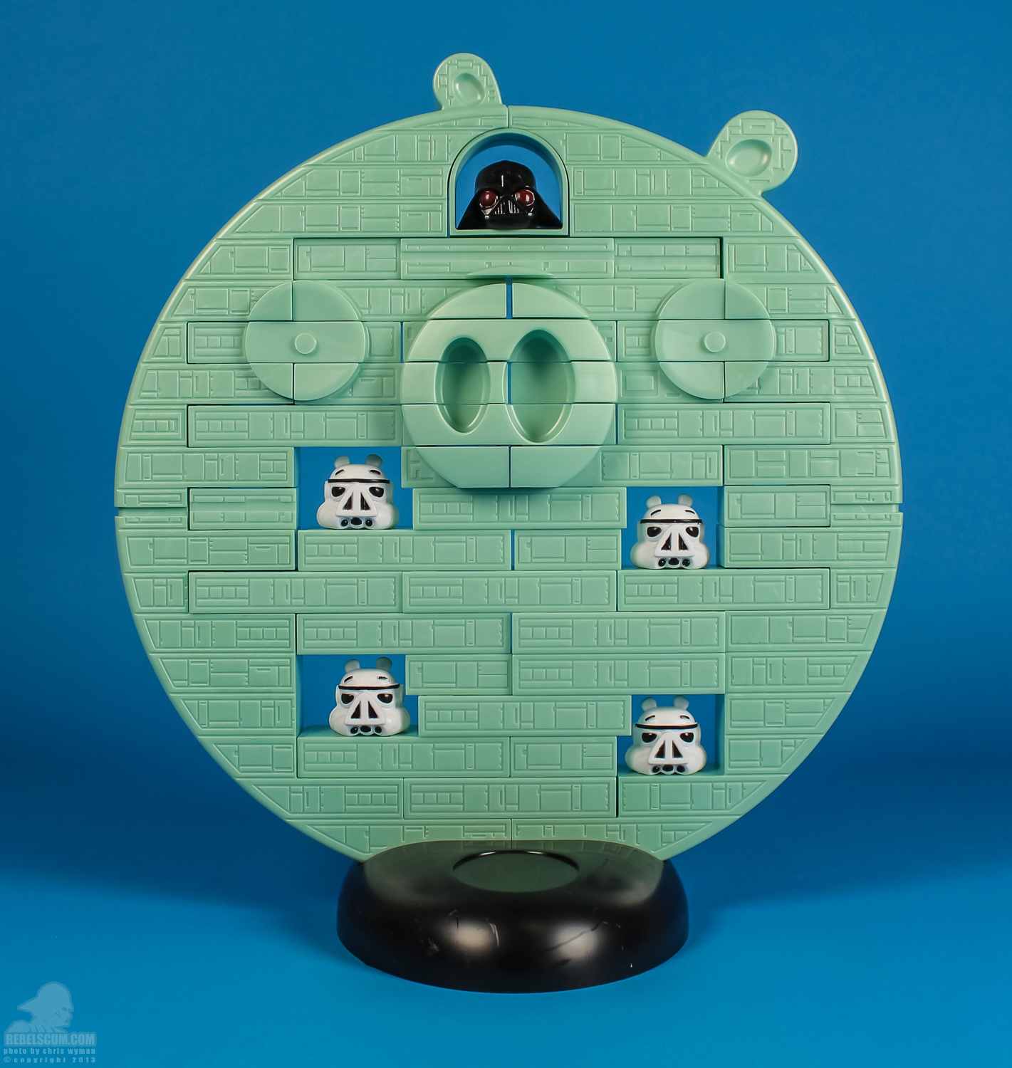 Angry_Birds_Death_Star_Game_Hasbro-01.jpg