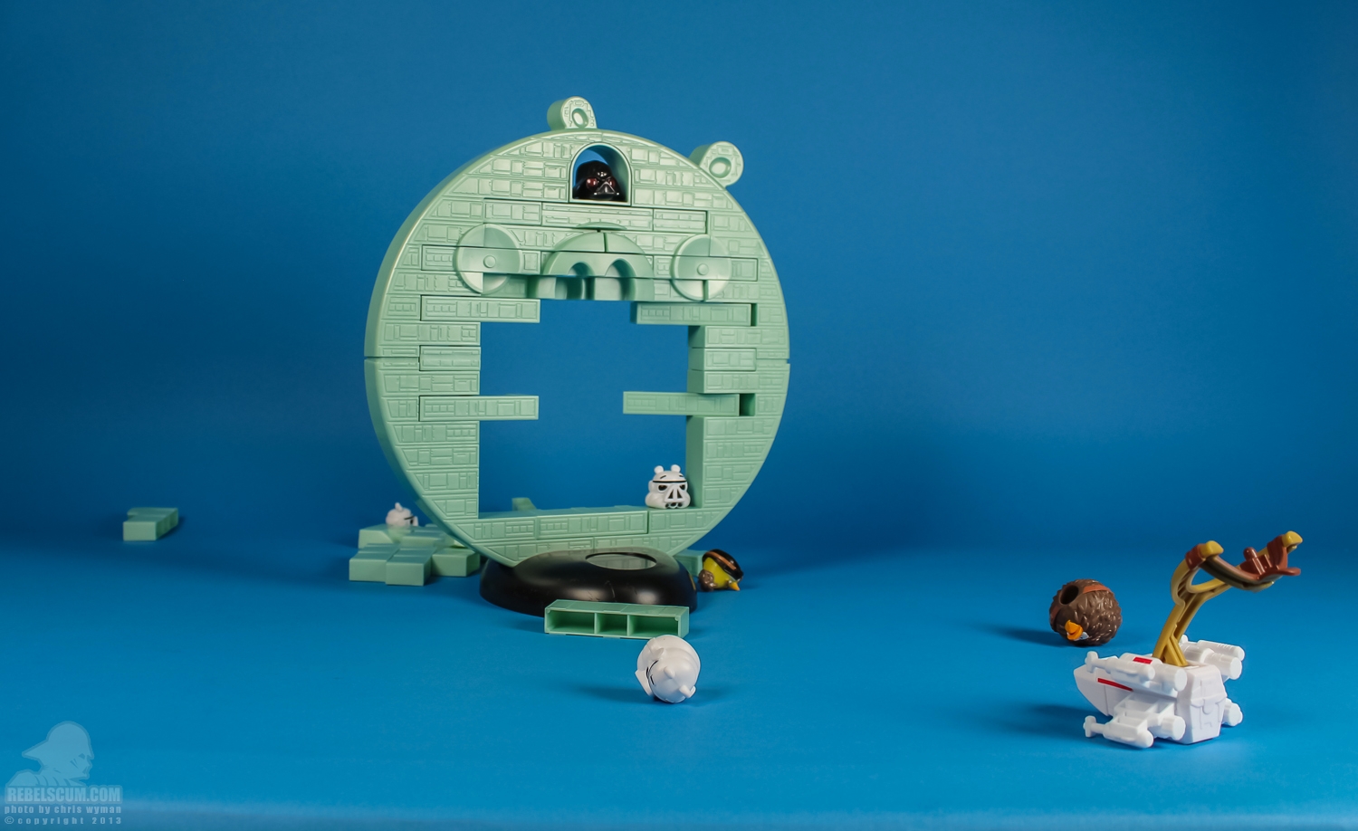 Angry_Birds_Death_Star_Game_Hasbro-05.jpg