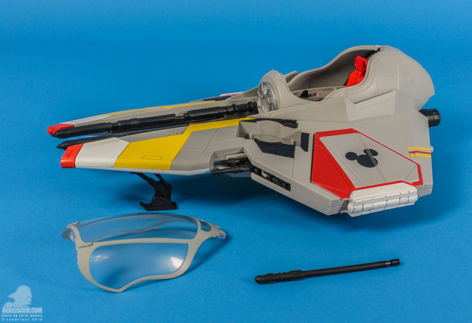 Disney_Parks_Jedi_Mickeys_Starfighter_Hasbro-18.jpg