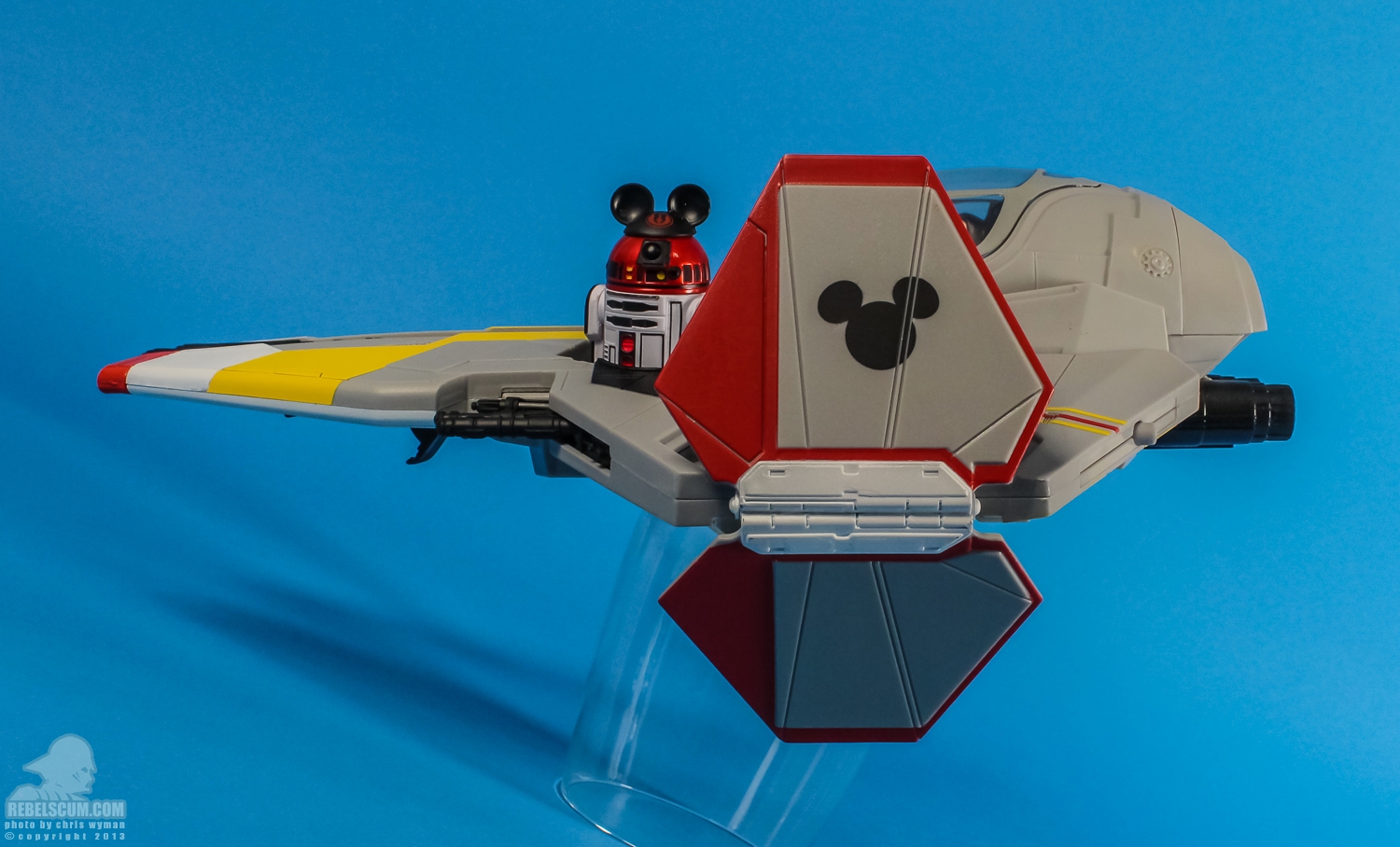 Disney_Parks_Jedi_Mickeys_Starfighter_Hasbro-24.jpg