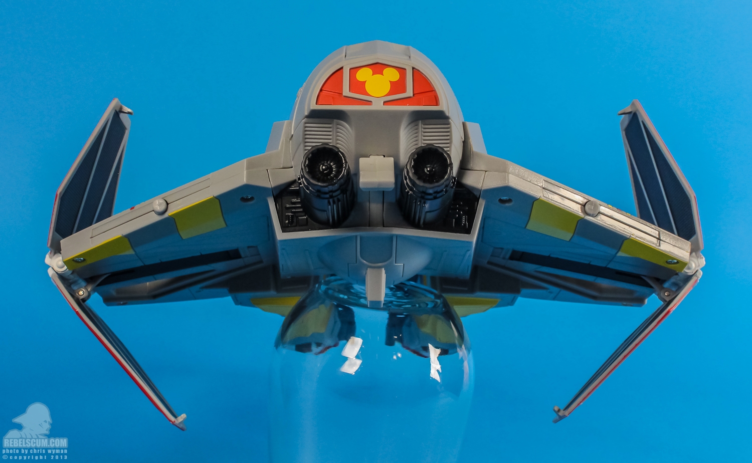 Disney_Parks_Jedi_Mickeys_Starfighter_Hasbro-27.jpg