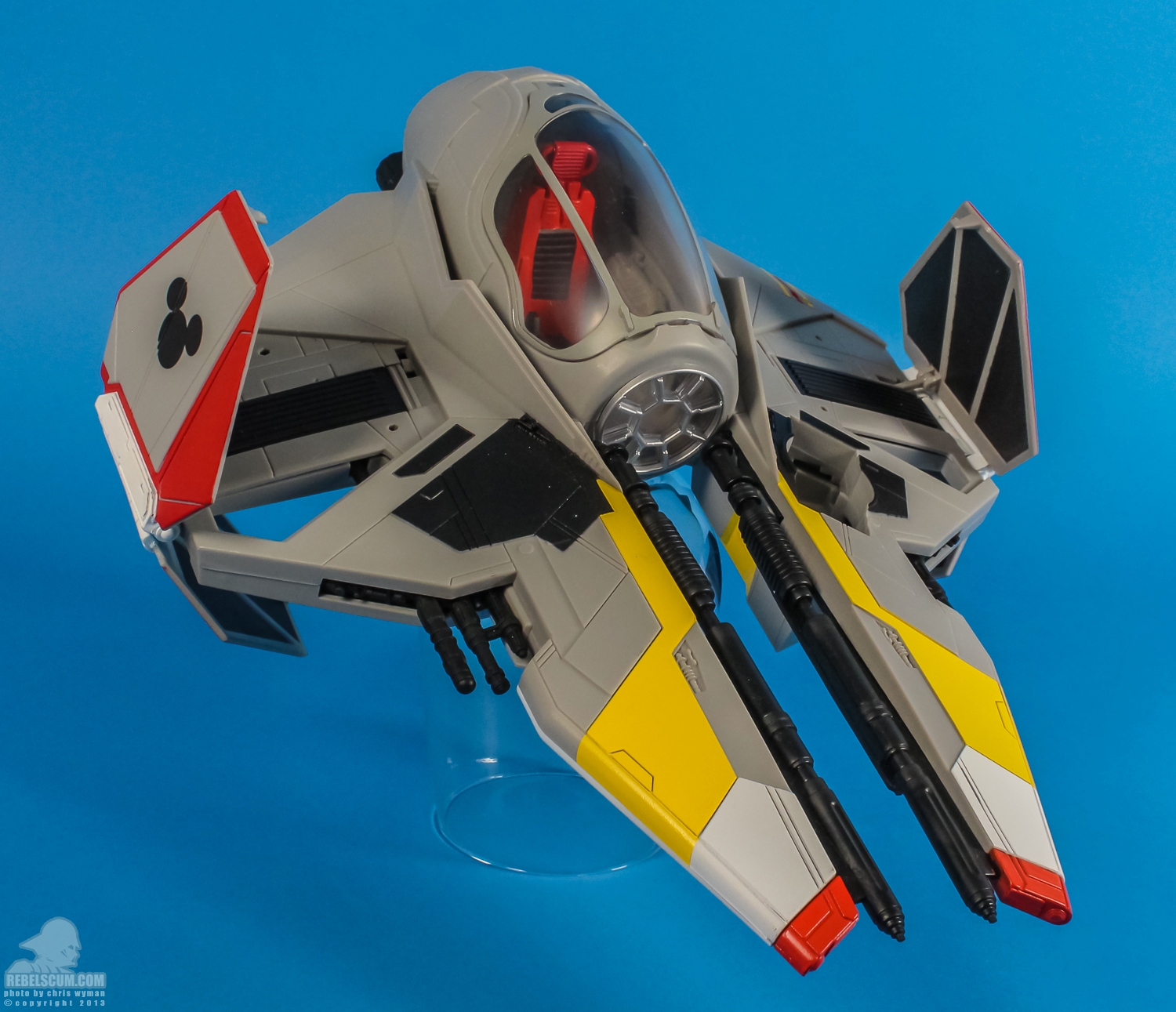 Disney_Parks_Jedi_Mickeys_Starfighter_Hasbro-32.jpg