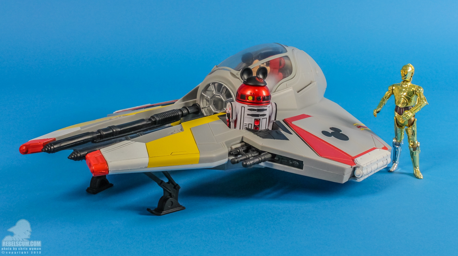 Disney_Parks_Jedi_Mickeys_Starfighter_Hasbro-55.jpg