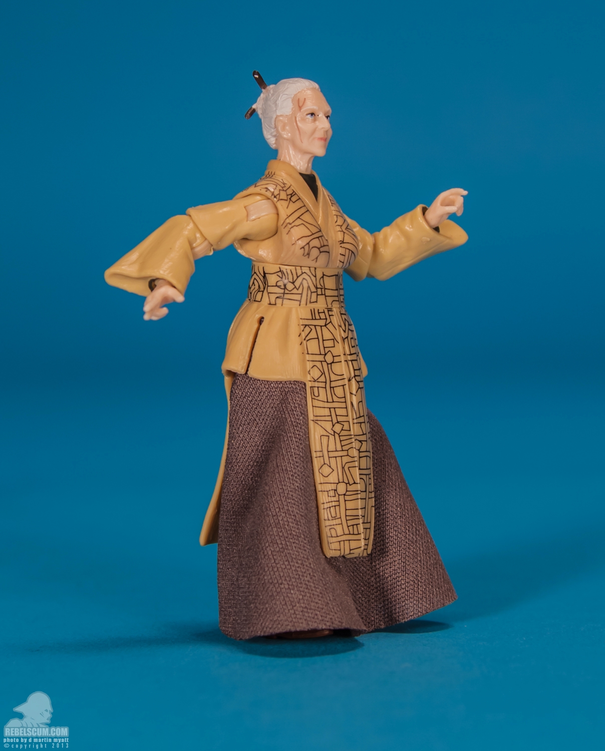 Jocasta_Nu_The_Vintage_Collection_Star_Wars_Hasbro-02.jpg