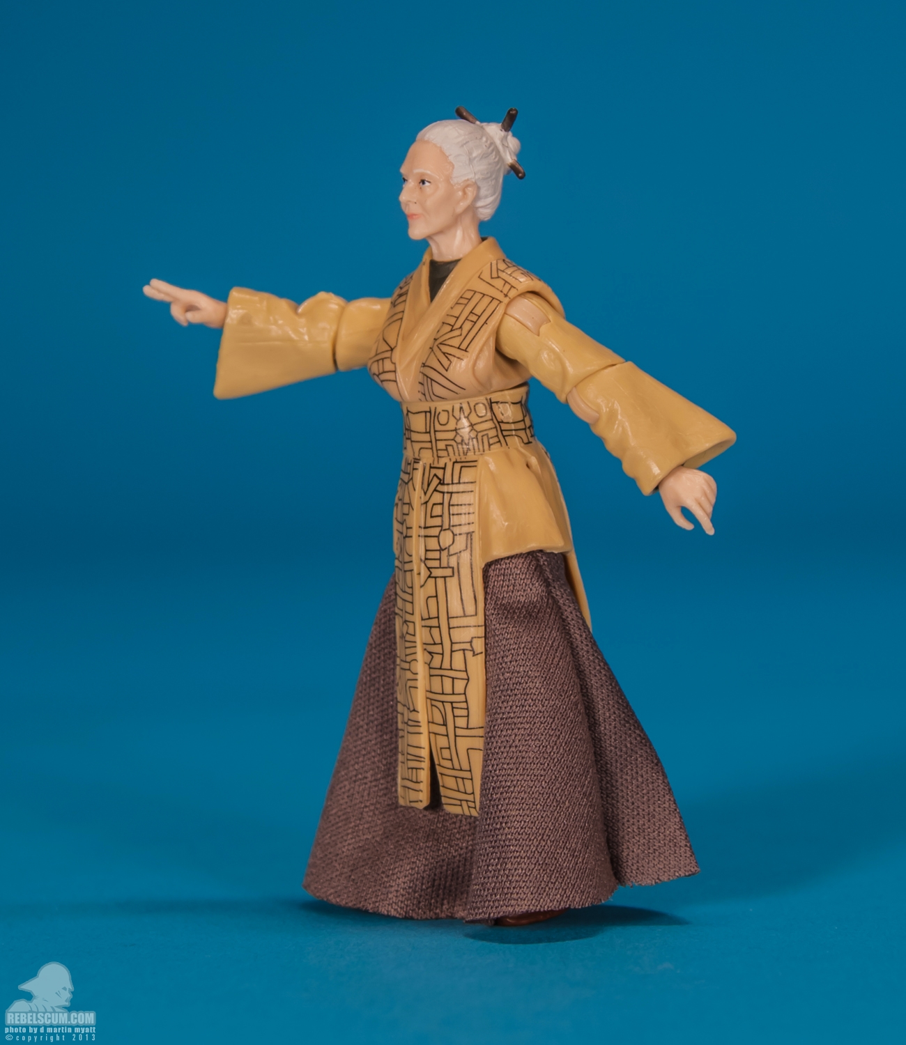 Jocasta_Nu_The_Vintage_Collection_Star_Wars_Hasbro-03.jpg