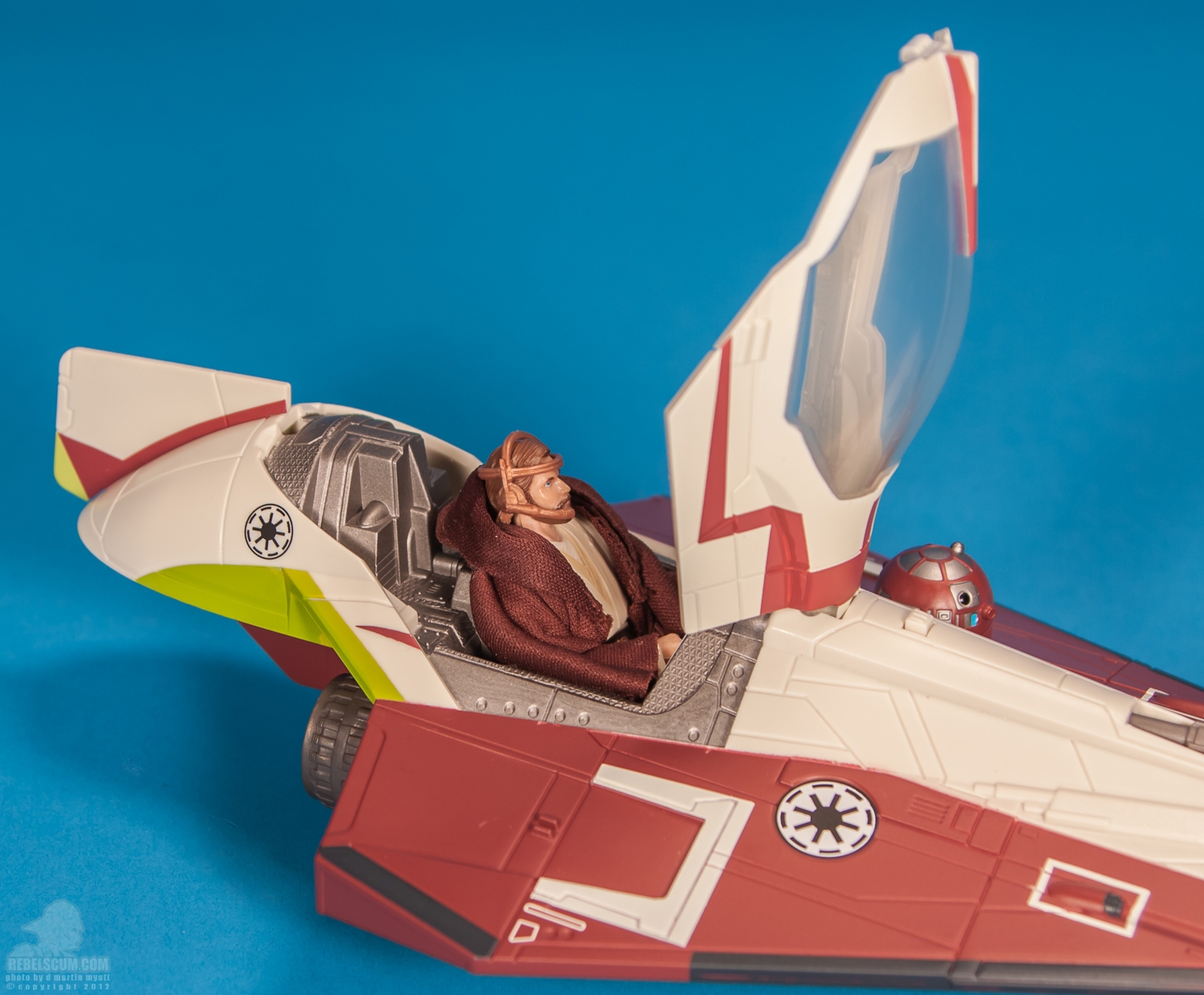 Obi-Wan_Jedi_Starfighter_Class_II_2013_Green_Yoda-15.jpg