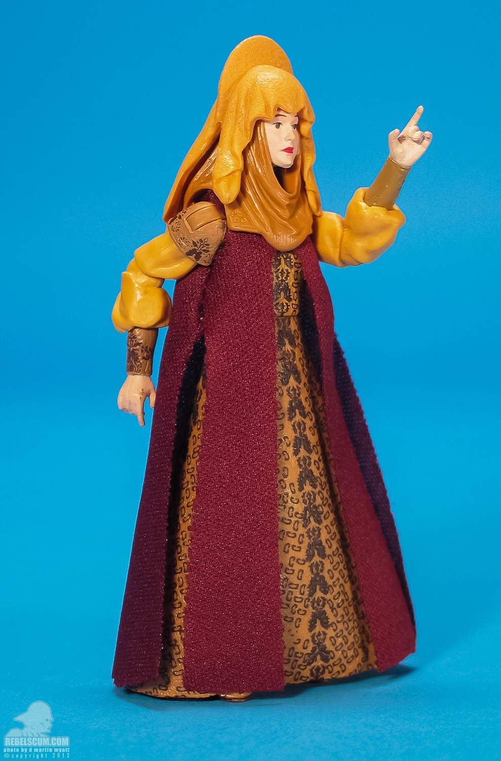 Padme_Amidala_Peasant_Disguise_AOTC_Vintage_Collection_TVC_VC33-06.jpg