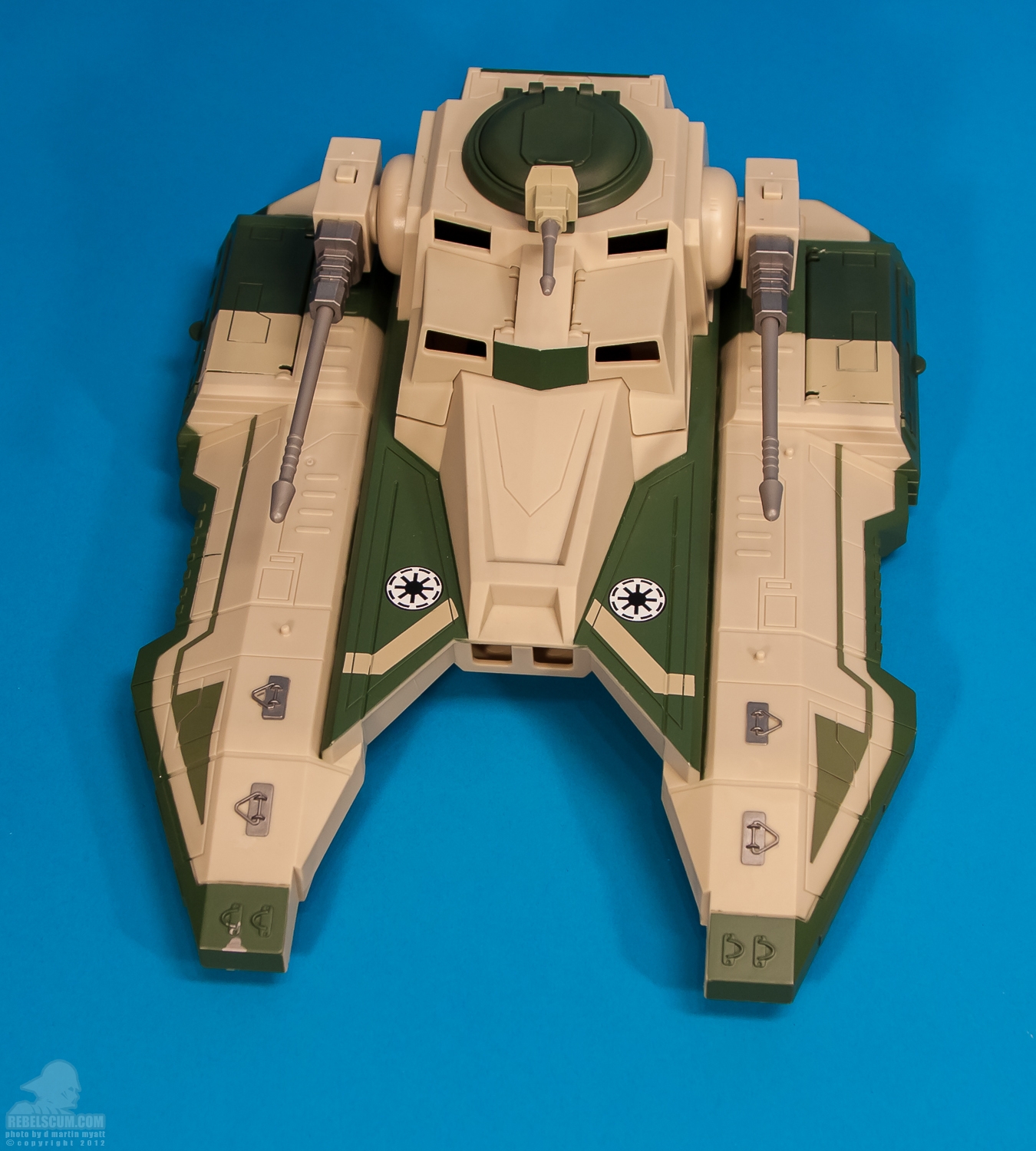 Republic_Fighter_Tank_Movie_Heroes_Star_Wars_Vehicle_Hasbro-01.jpg