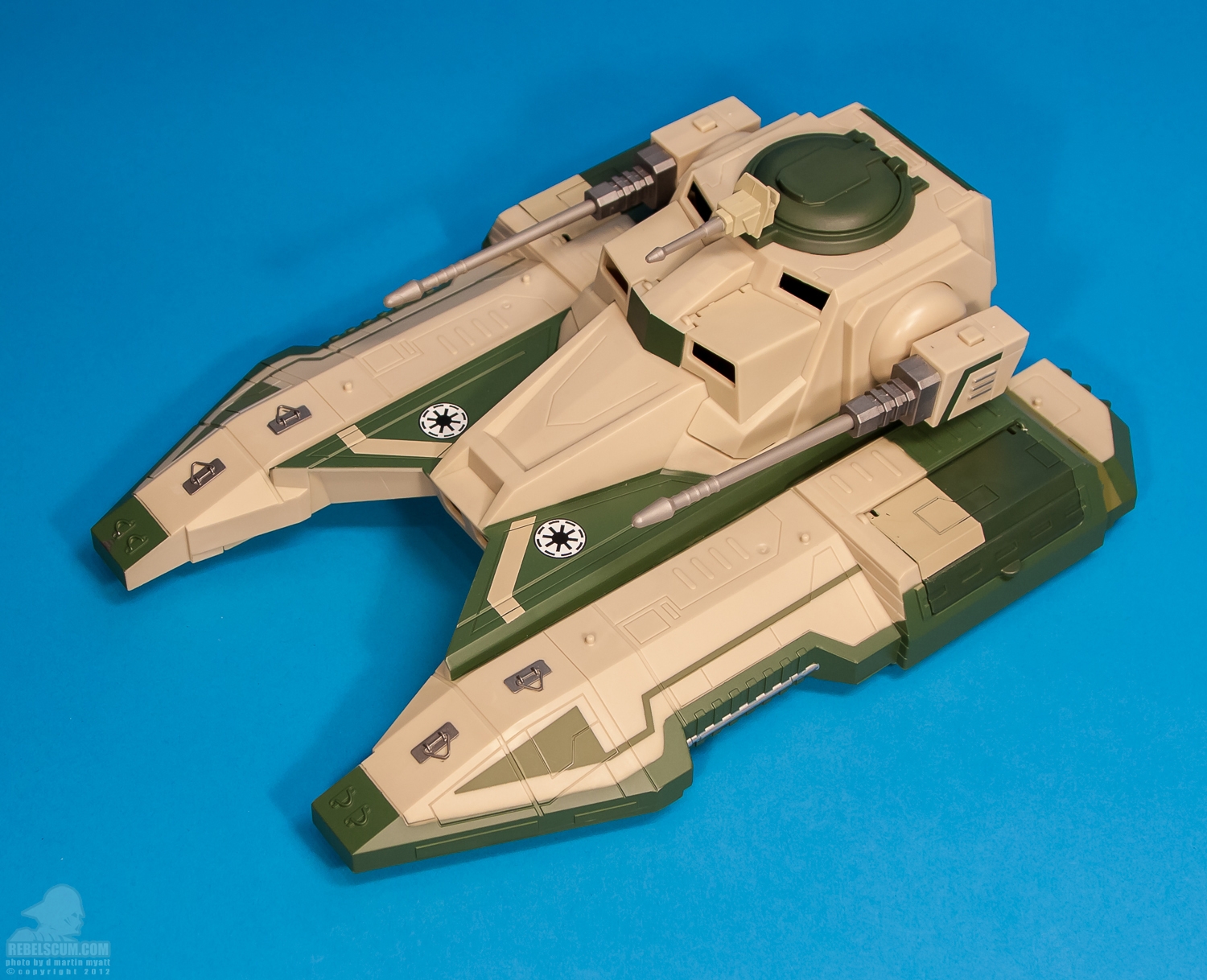 Republic_Fighter_Tank_Movie_Heroes_Star_Wars_Vehicle_Hasbro-03.jpg