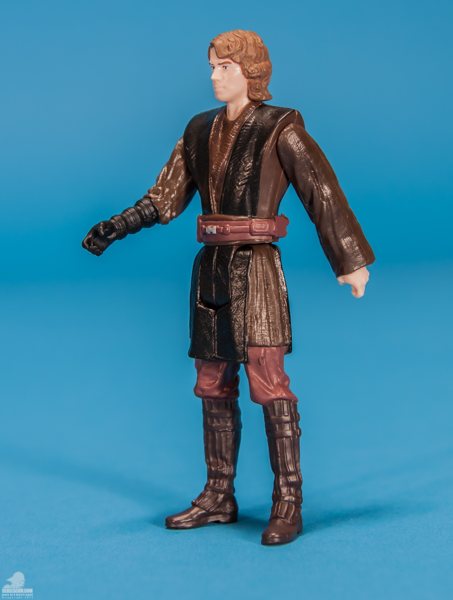 SL03-Anakin-Skywalker-Saga-Legends-Star-Wars-Hasbro-003.jpg