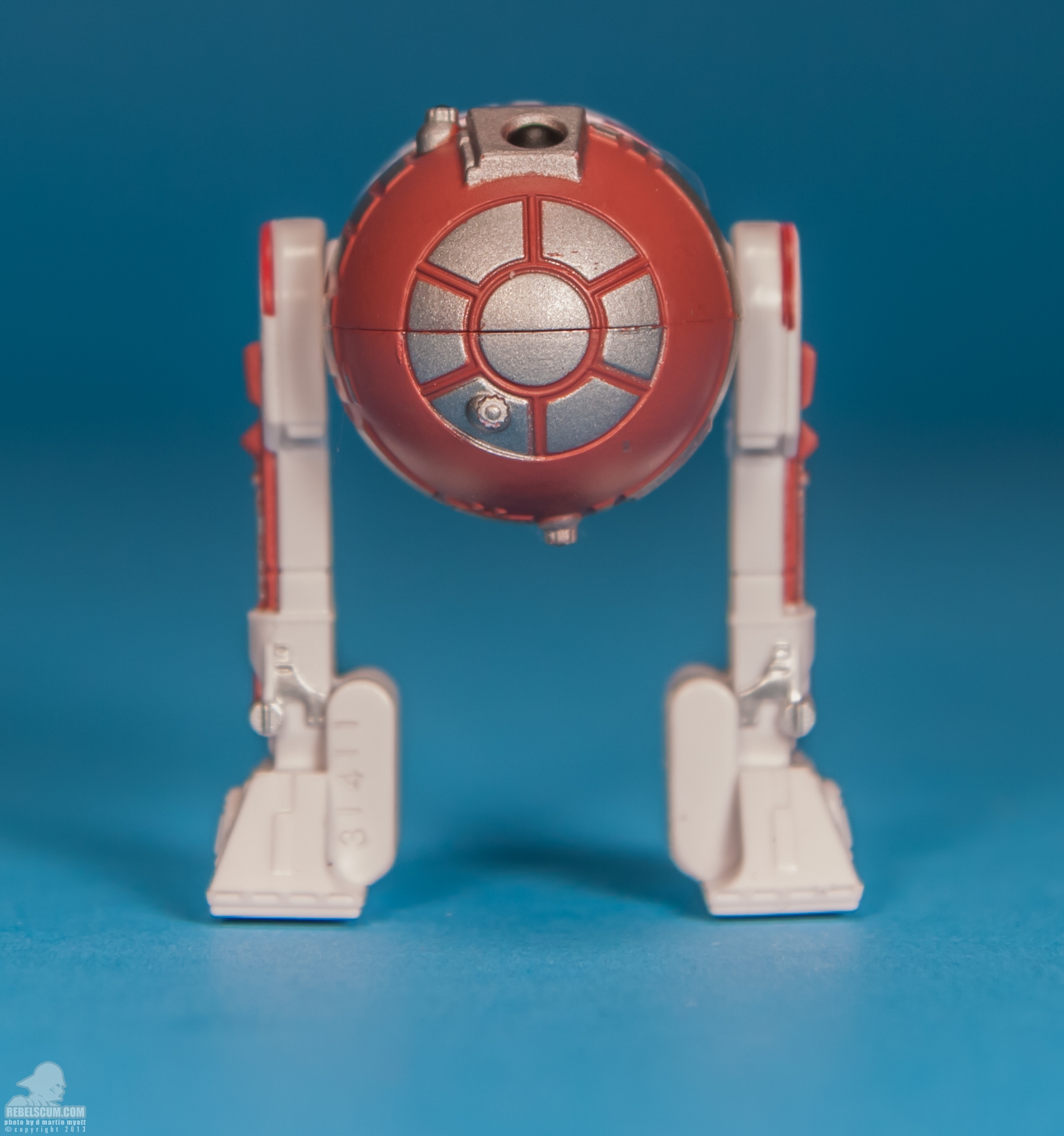 SL06-R4-P17-Saga-Legends-Star-Wars-Hasbro-006.jpg