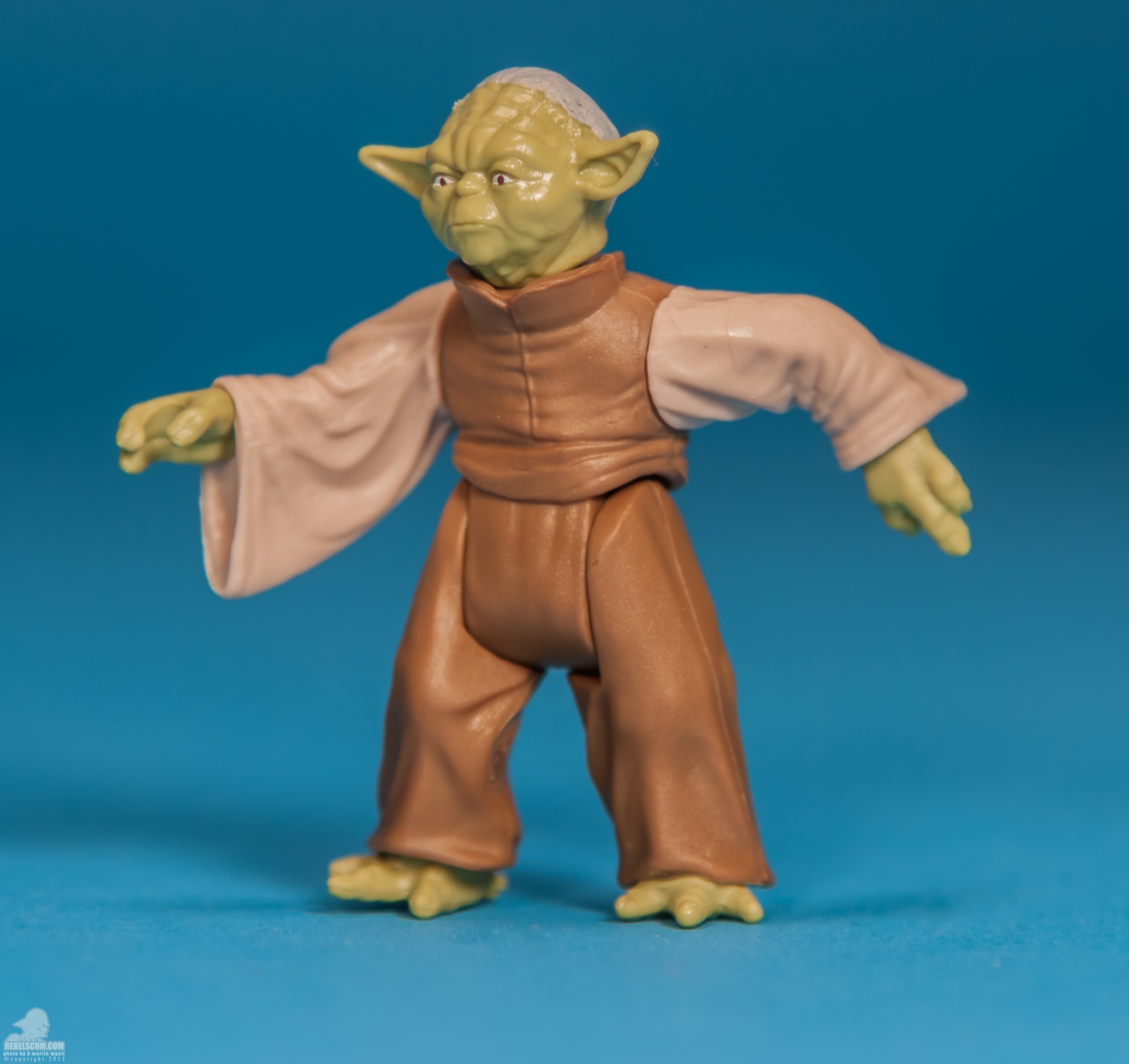 SL07-Yoda-Saga-Legends-Star-Wars-Hasbro-003.jpg