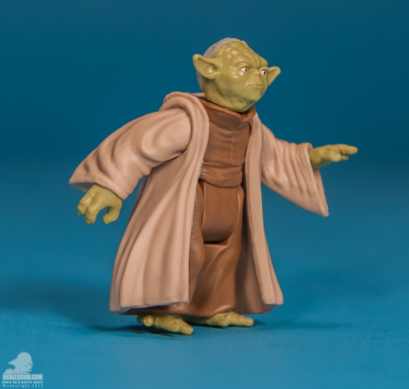 SL07-Yoda-Saga-Legends-Star-Wars-Hasbro-007.jpg