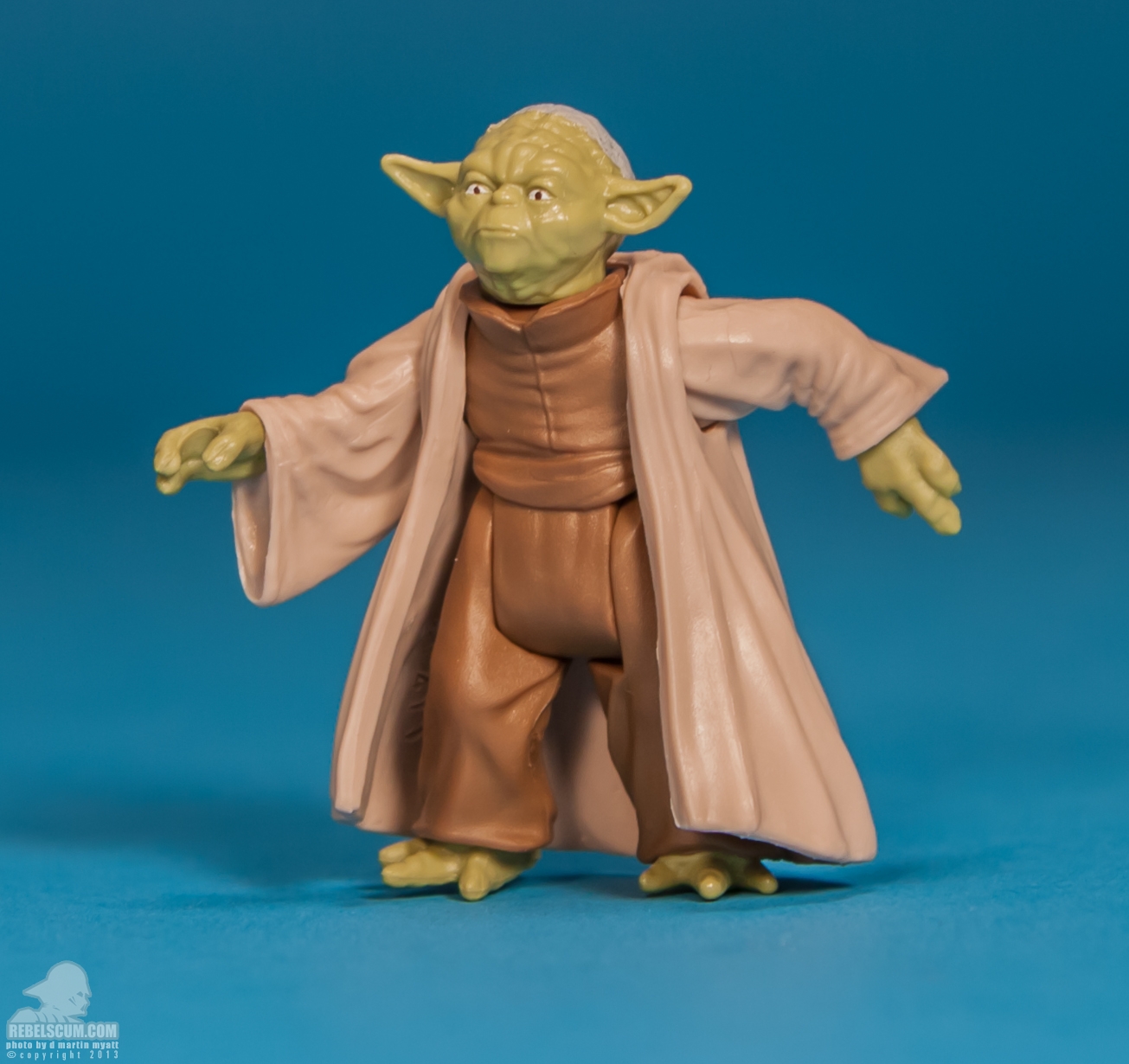 SL07-Yoda-Saga-Legends-Star-Wars-Hasbro-008.jpg