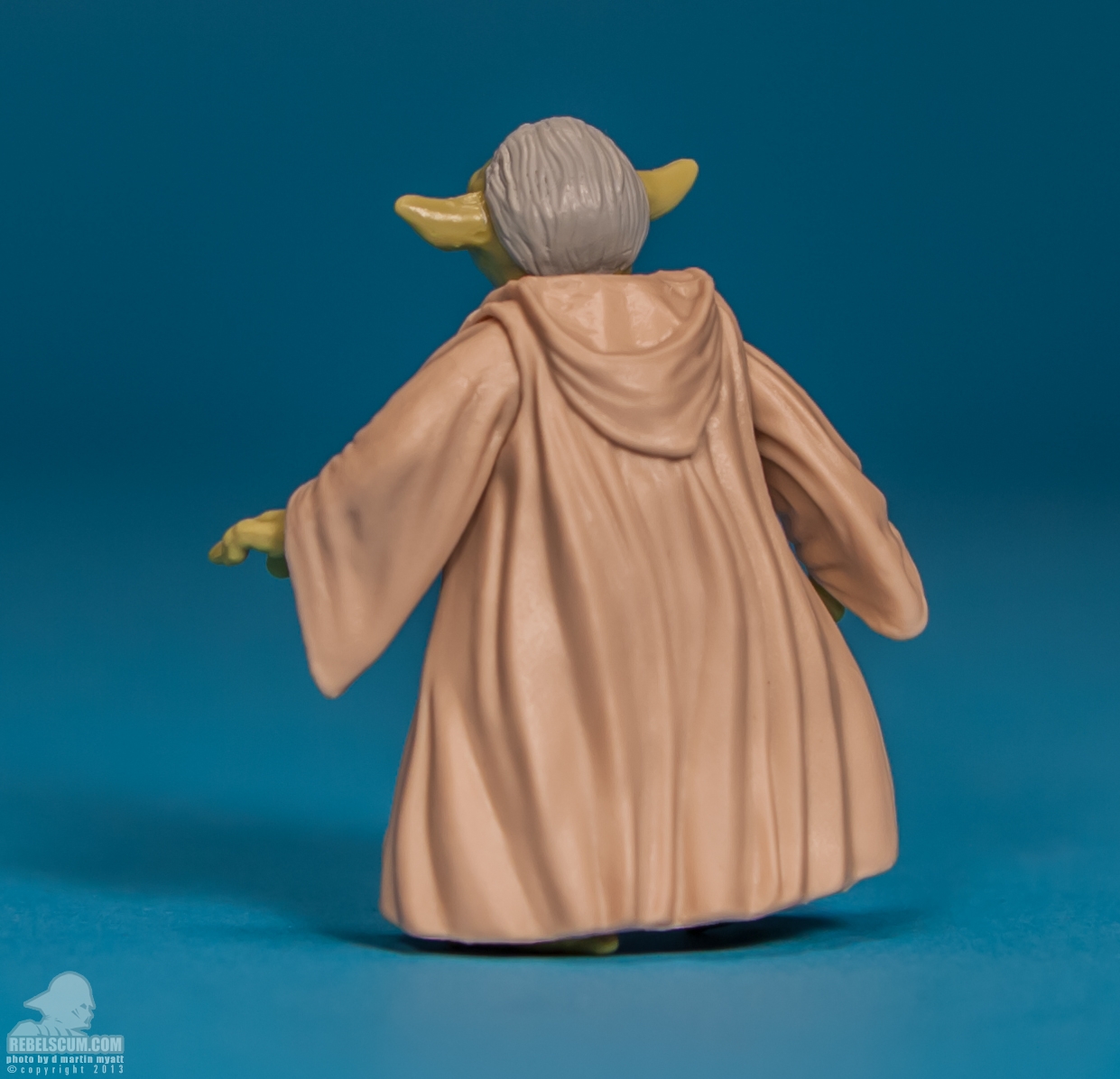 SL07-Yoda-Saga-Legends-Star-Wars-Hasbro-009.jpg