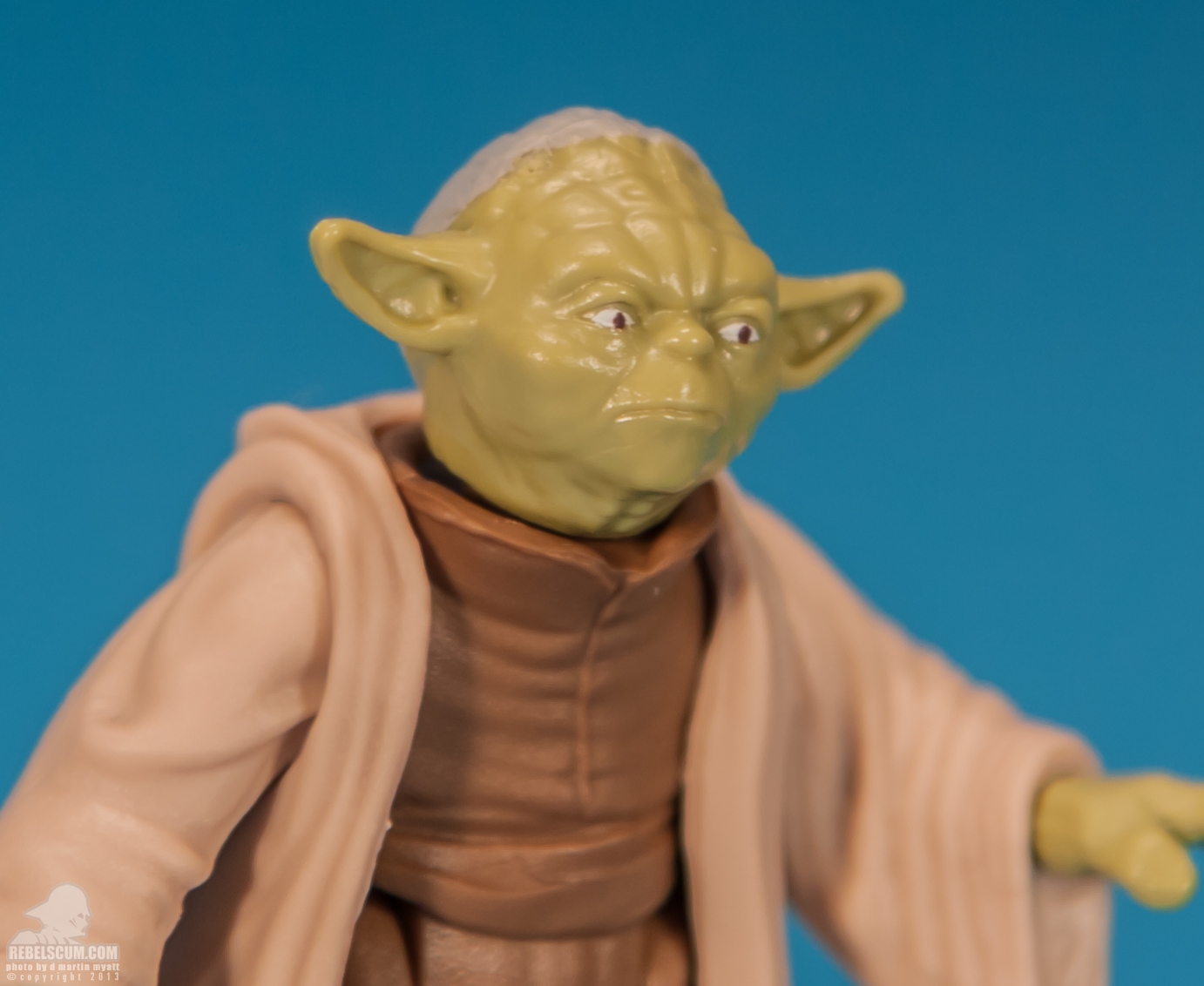 SL07-Yoda-Saga-Legends-Star-Wars-Hasbro-011.jpg