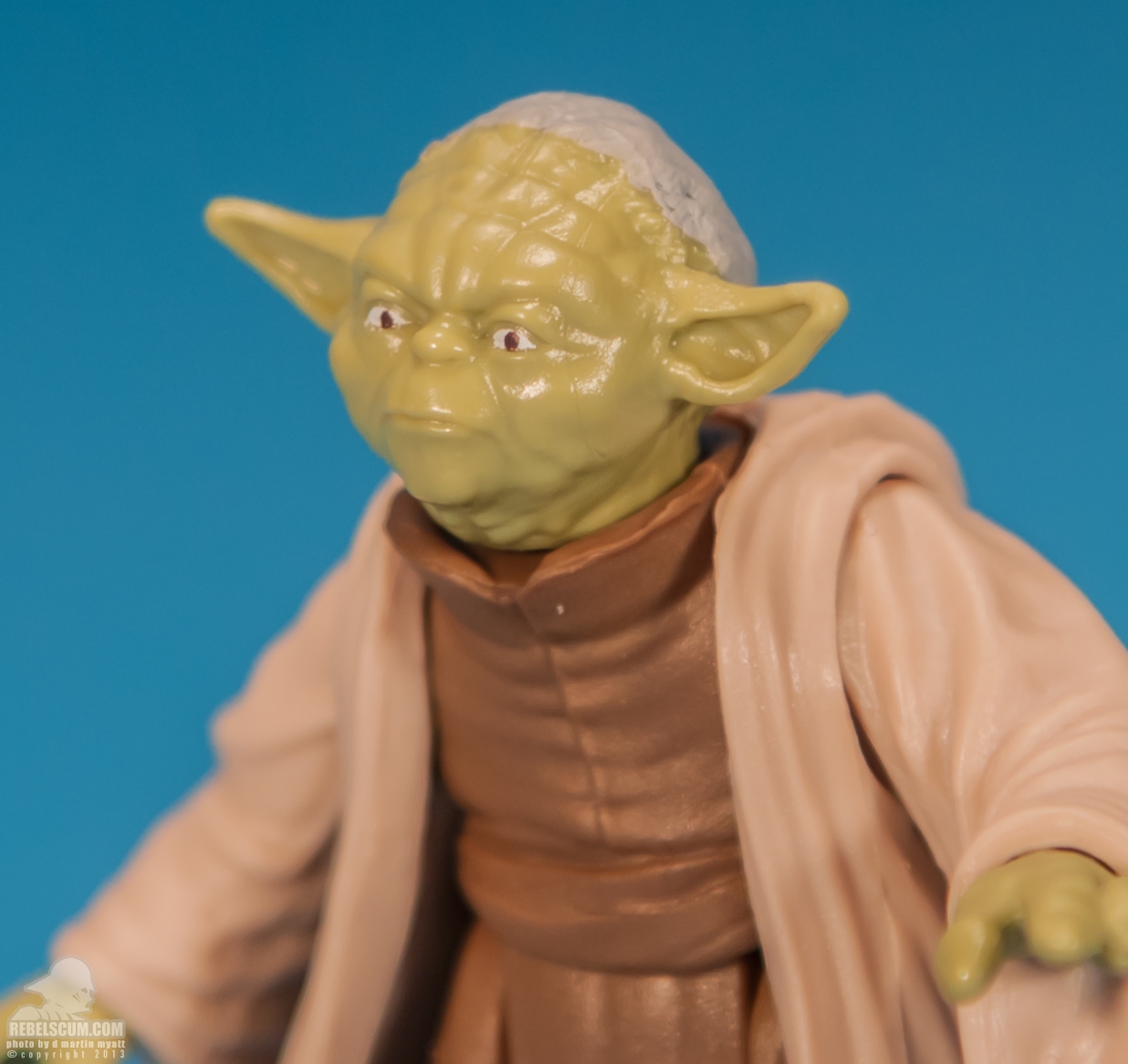 SL07-Yoda-Saga-Legends-Star-Wars-Hasbro-012.jpg