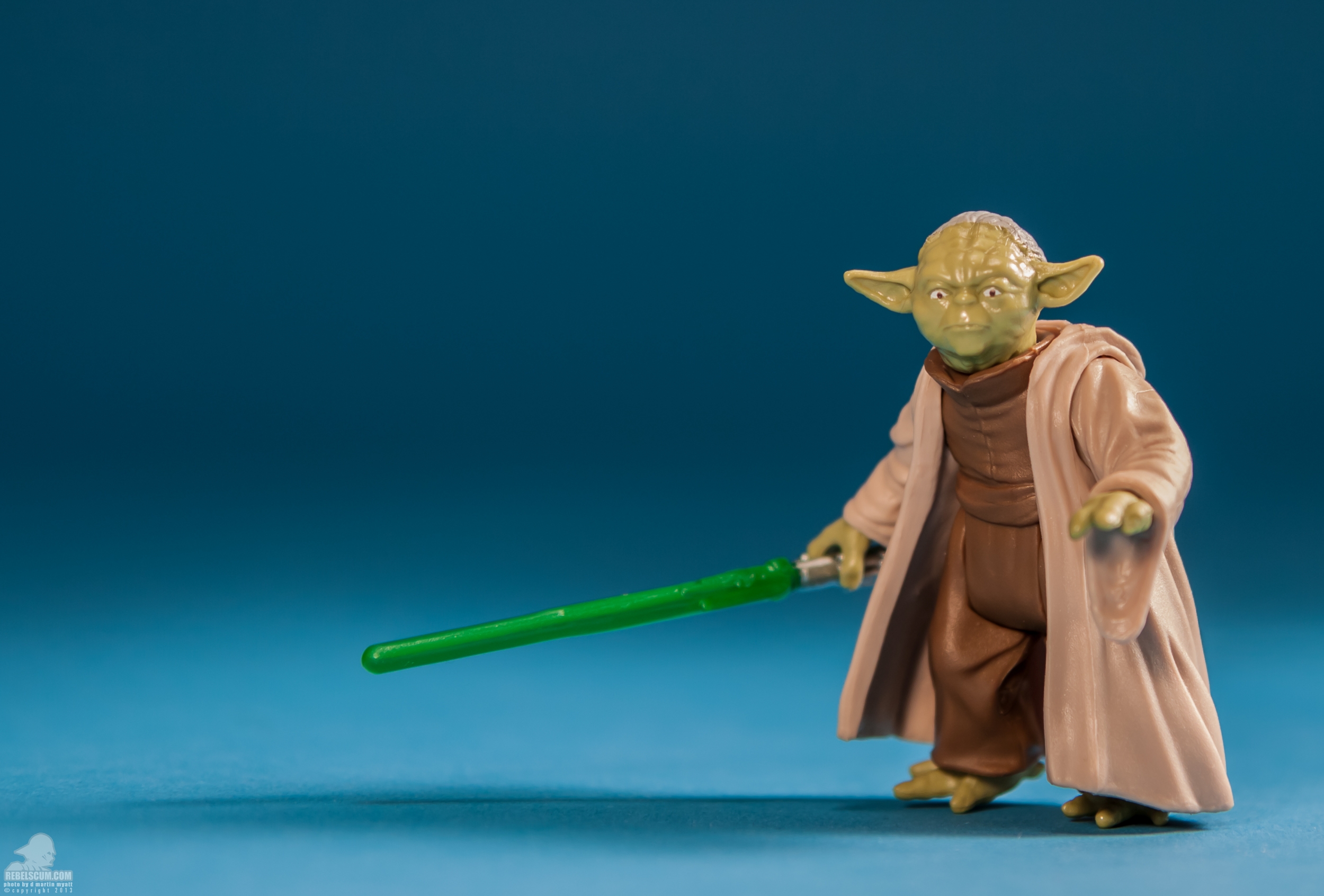 SL07-Yoda-Saga-Legends-Star-Wars-Hasbro-016.jpg