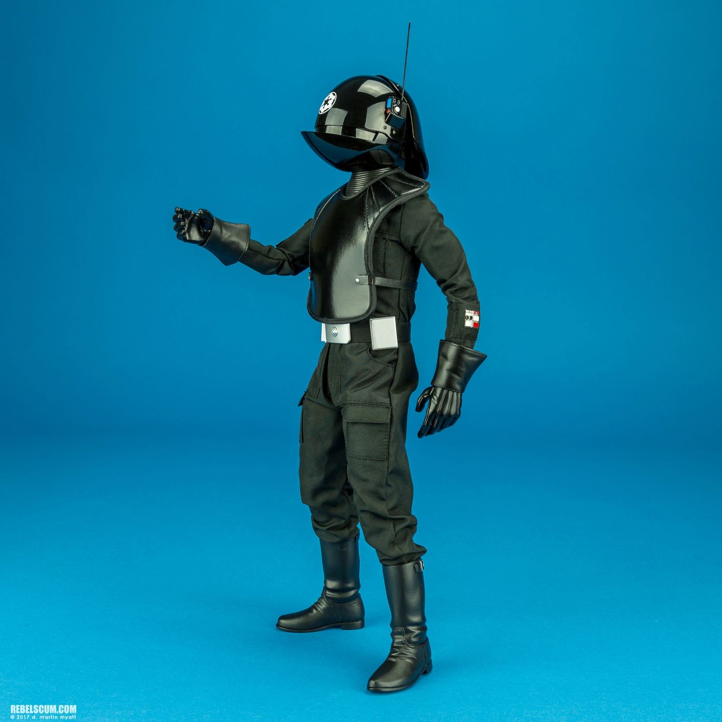 MMS413-Death-Star-Gunner-Hot-Toys-007.jpg