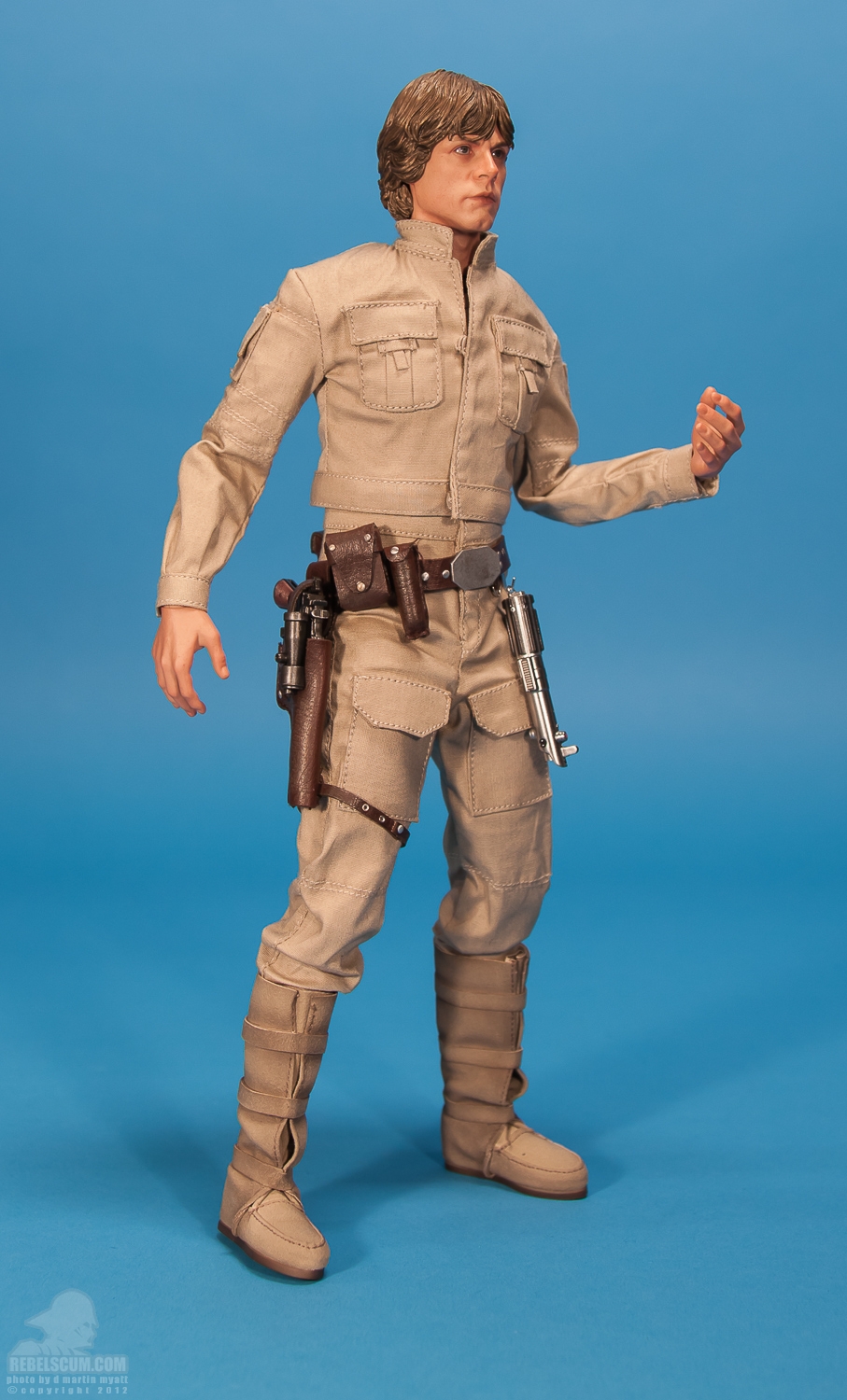 Hot_Toys_Bespin_Luke_Skywalker_DX-02.jpg