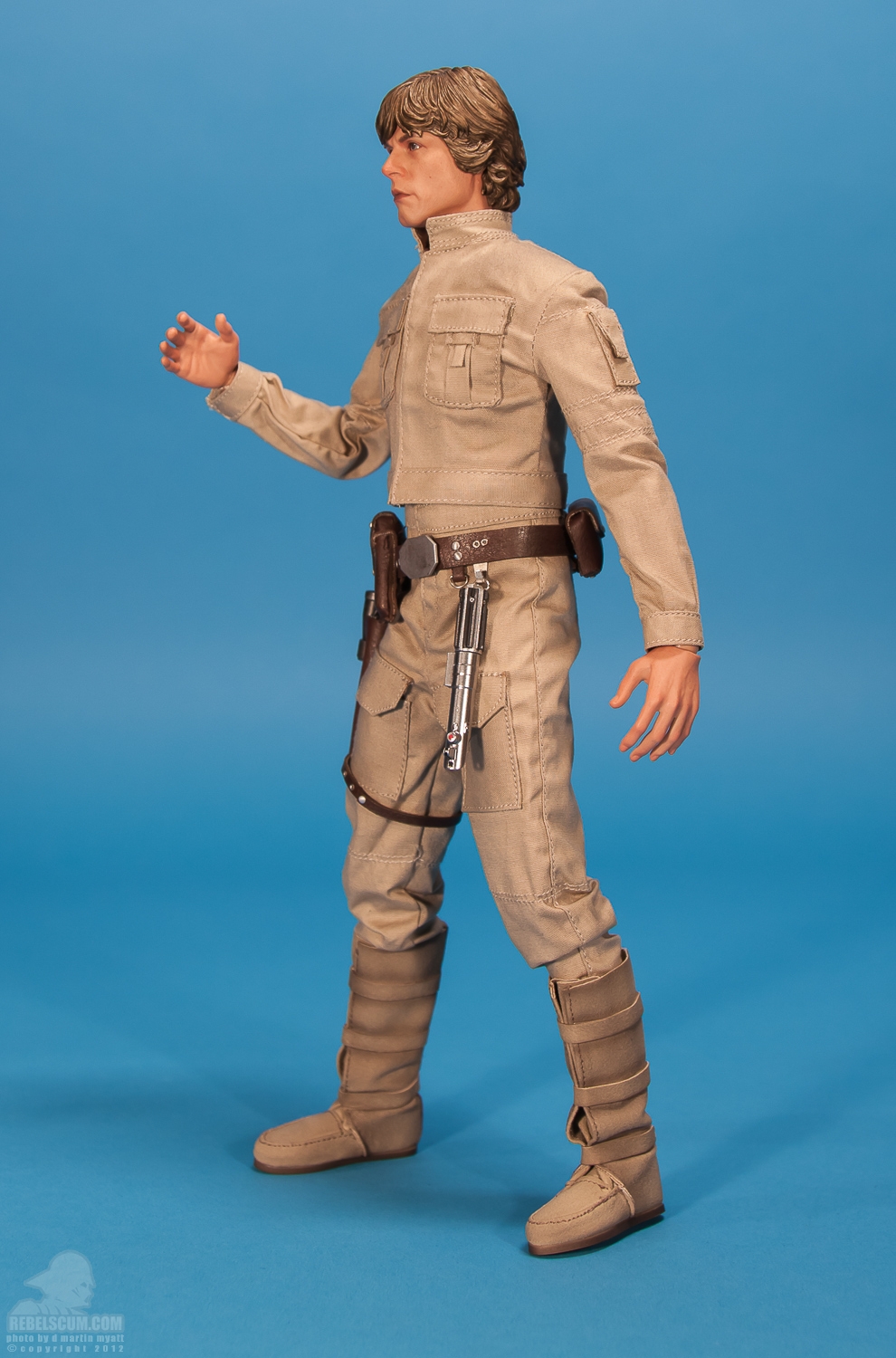 Hot_Toys_Bespin_Luke_Skywalker_DX-03.jpg