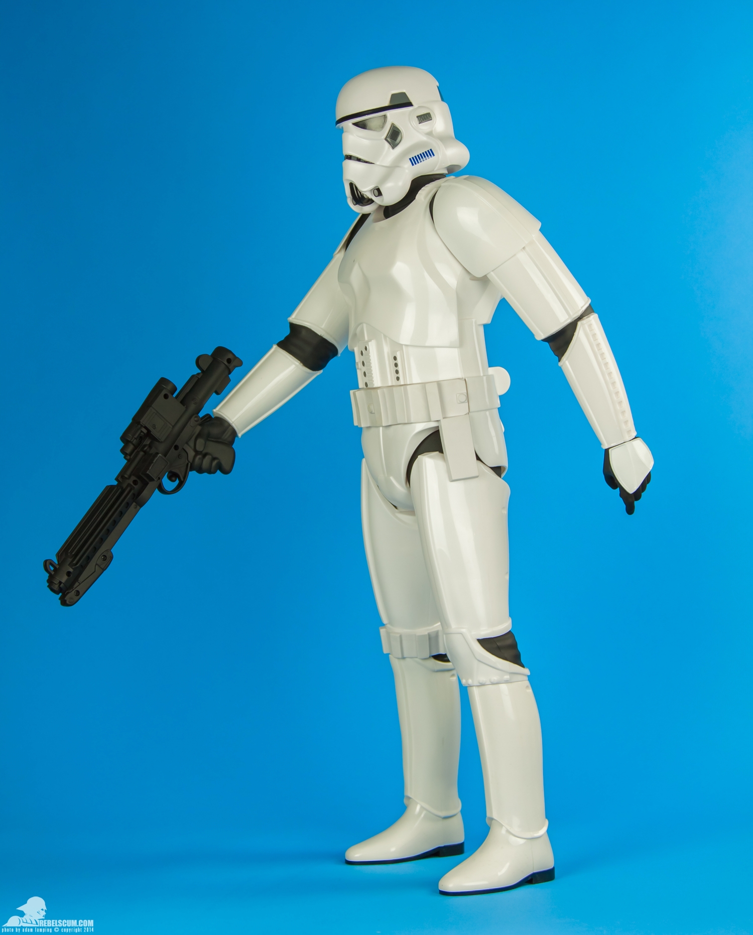 31-inch-Stormtrooper-Star-Wars-JAKKS-Pacific-003.jpg
