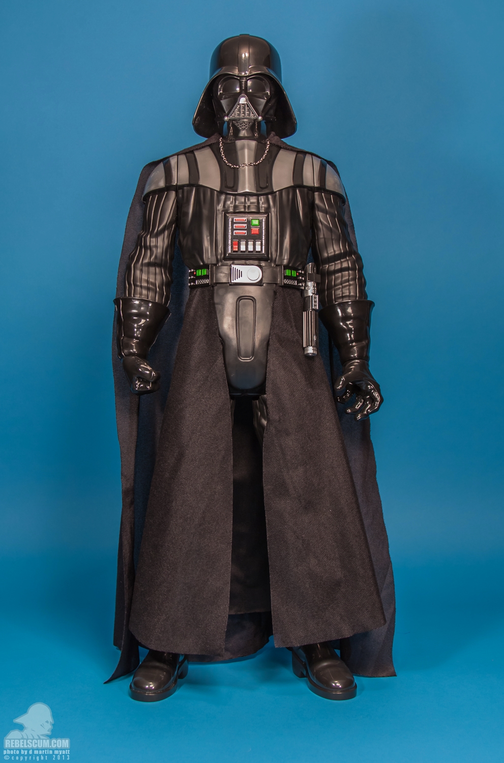 Giant_Size_Darth_Vader_31-Inch_Figure_Jakks_Pacific-001.jpg