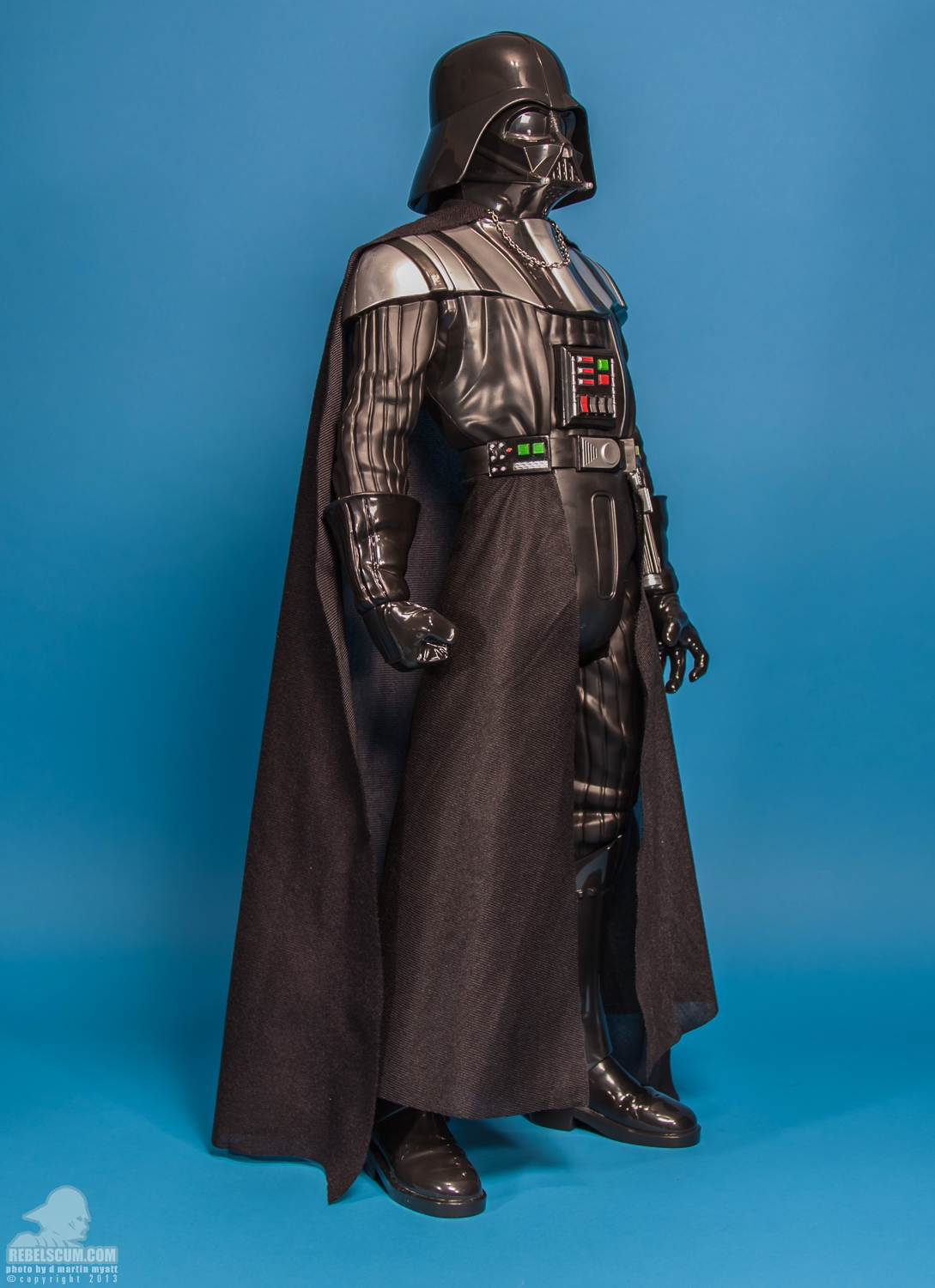 Giant_Size_Darth_Vader_31-Inch_Figure_Jakks_Pacific-002.jpg