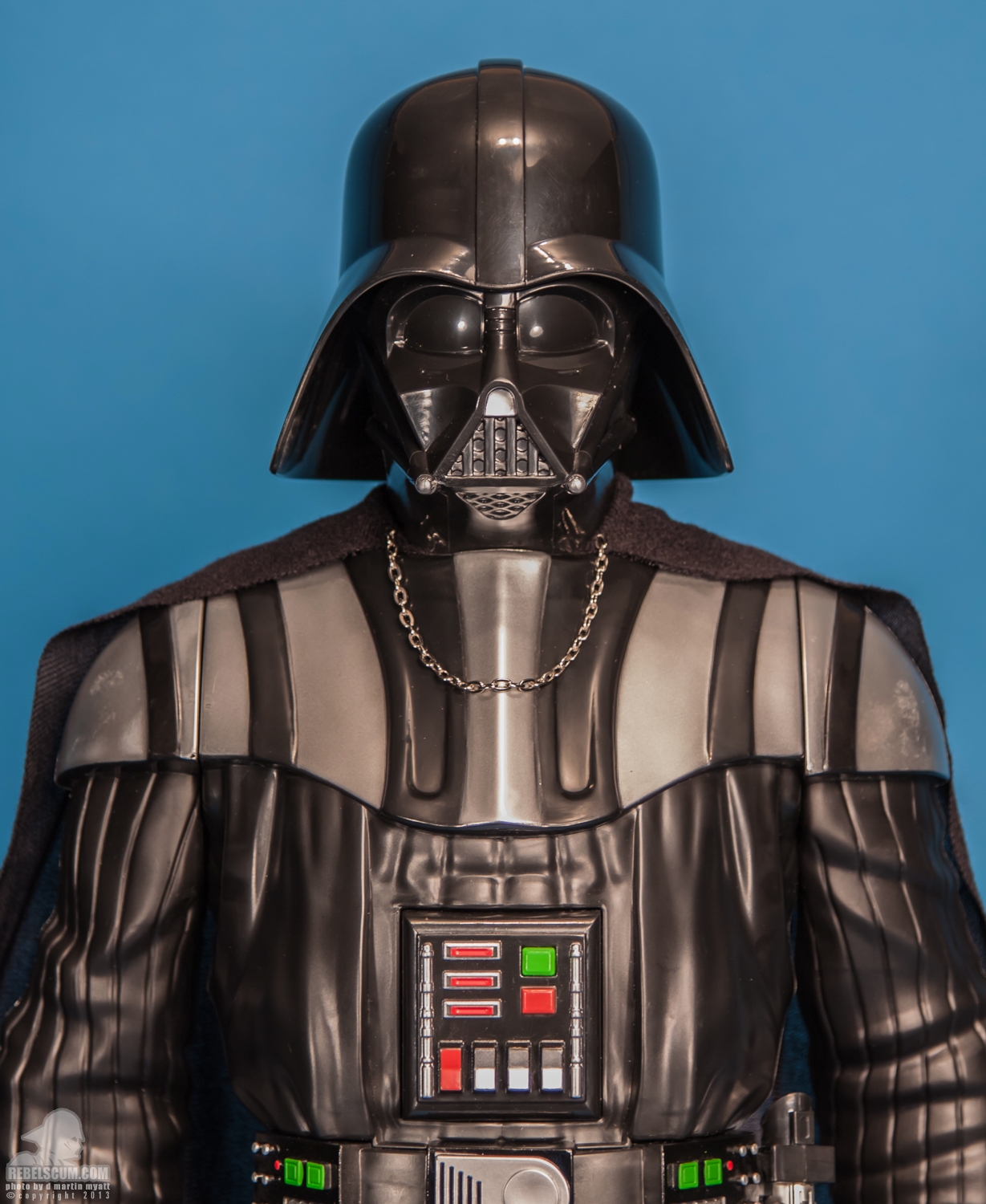 Giant_Size_Darth_Vader_31-Inch_Figure_Jakks_Pacific-005.jpg