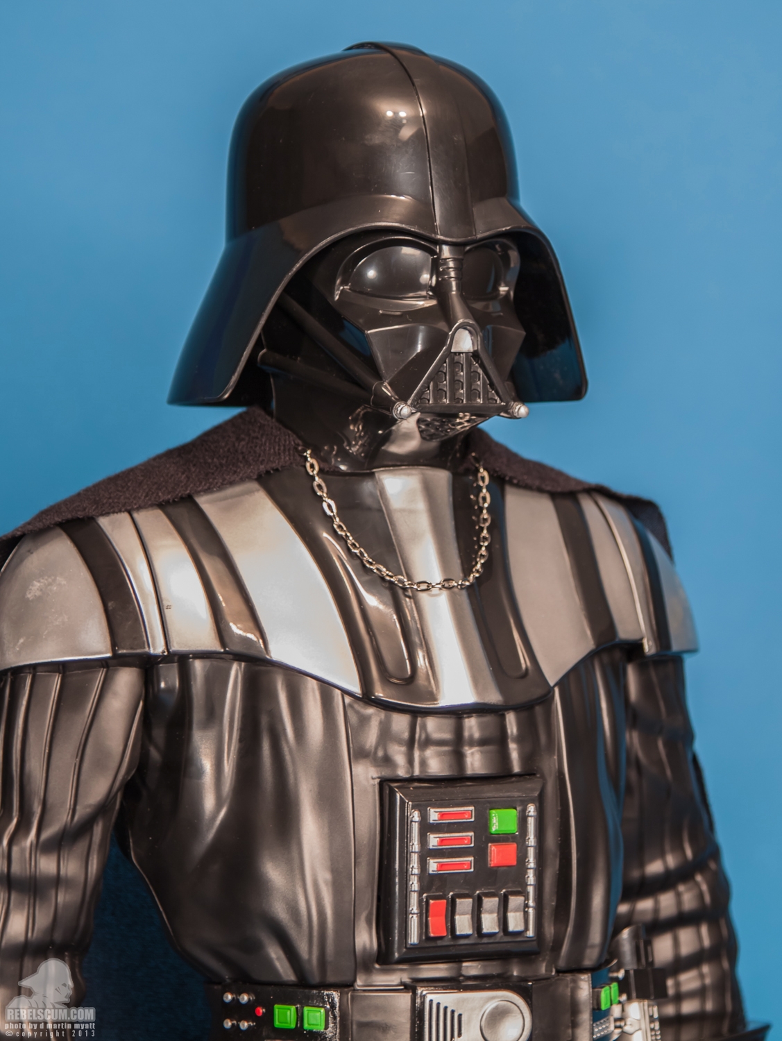 Giant_Size_Darth_Vader_31-Inch_Figure_Jakks_Pacific-006.jpg