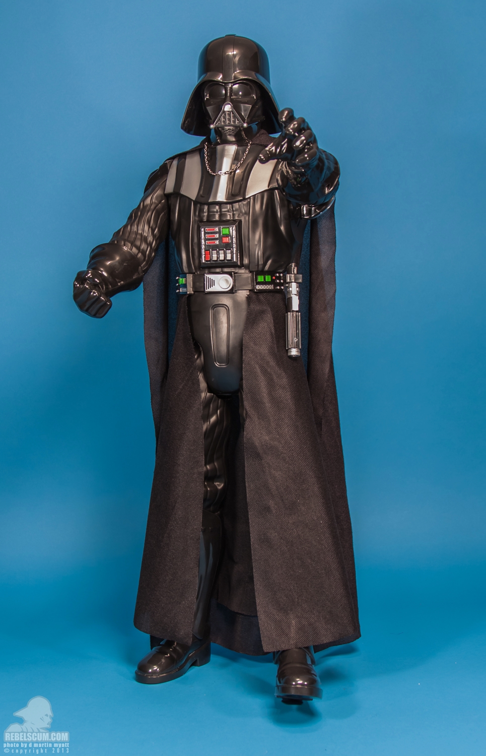 Giant_Size_Darth_Vader_31-Inch_Figure_Jakks_Pacific-010.jpg