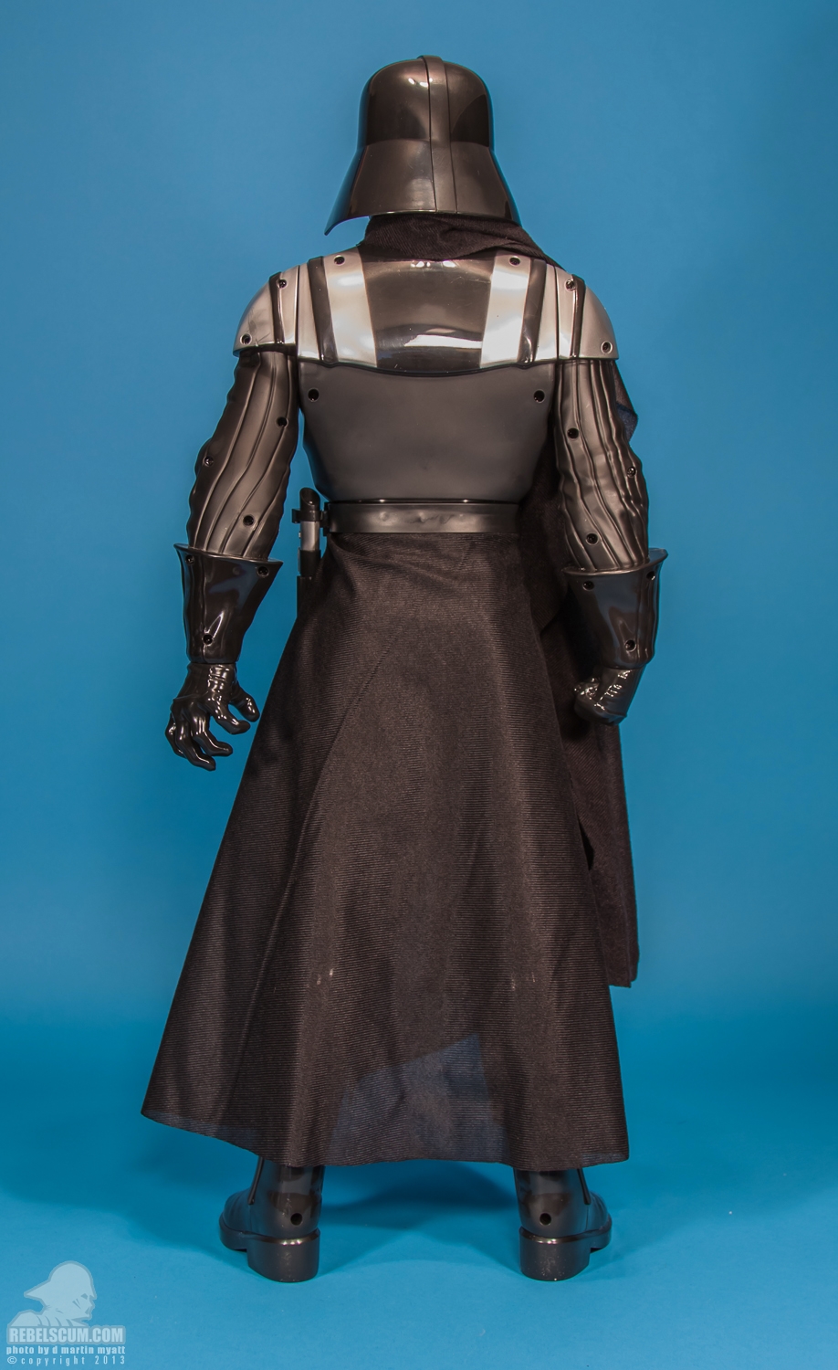 Giant_Size_Darth_Vader_31-Inch_Figure_Jakks_Pacific-013.jpg